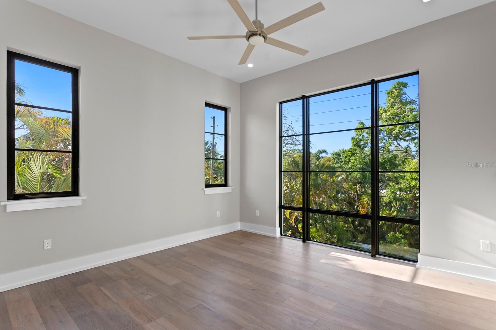 Image 31 of 59 For 337 Coffee Pot Drive Ne