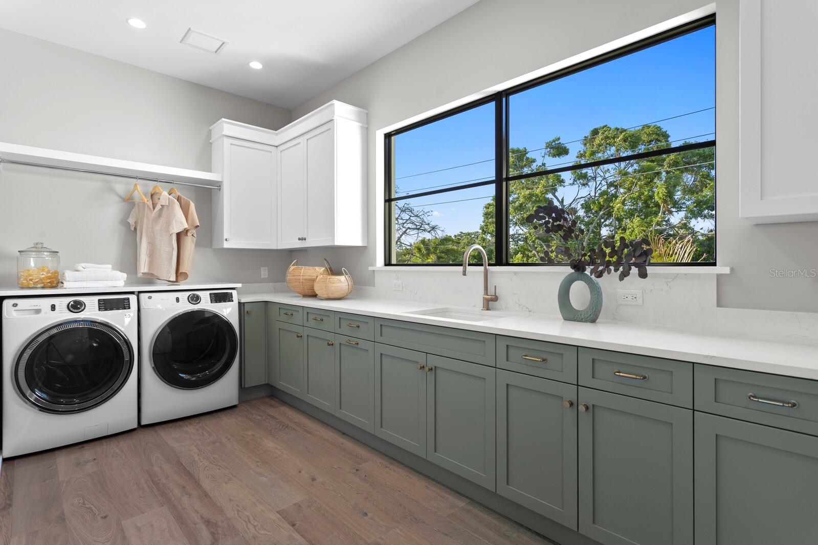 Image 34 of 59 For 337 Coffee Pot Drive Ne