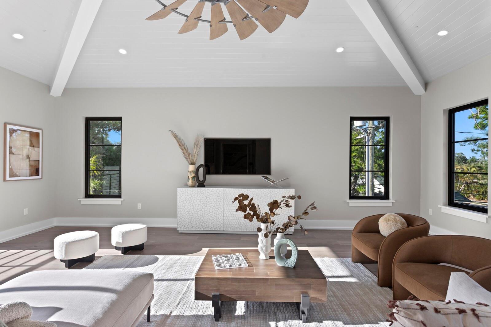 Image 36 of 59 For 337 Coffee Pot Drive Ne