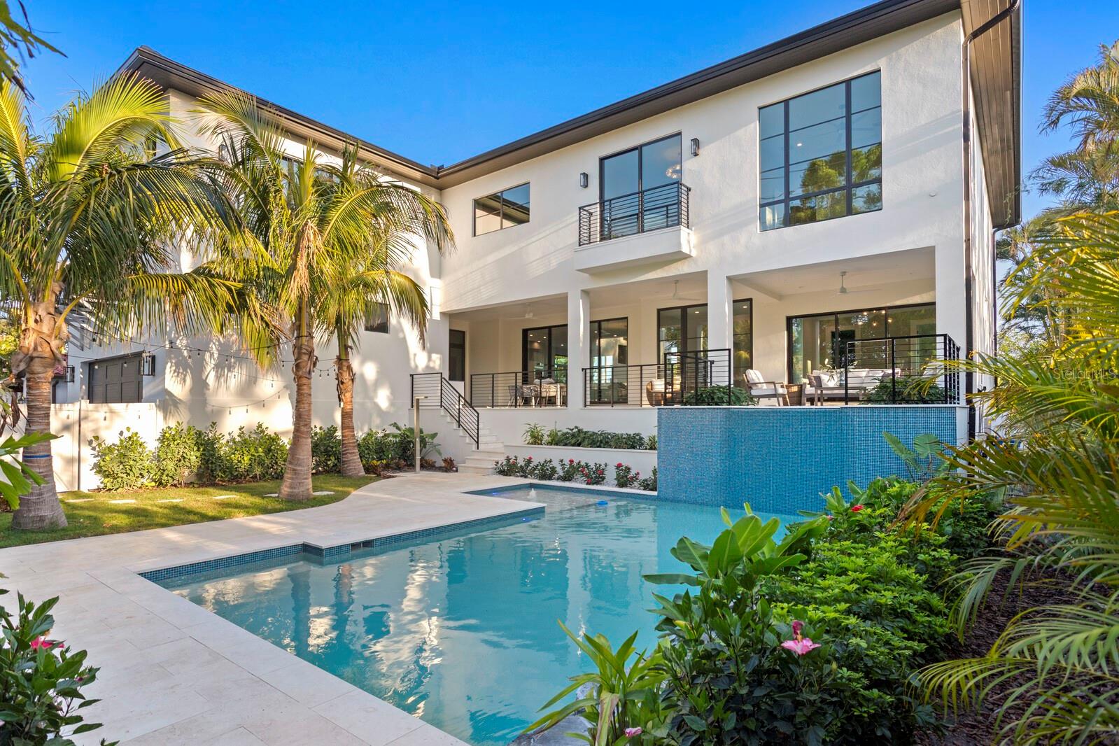 Image 5 of 59 For 337 Coffee Pot Drive Ne