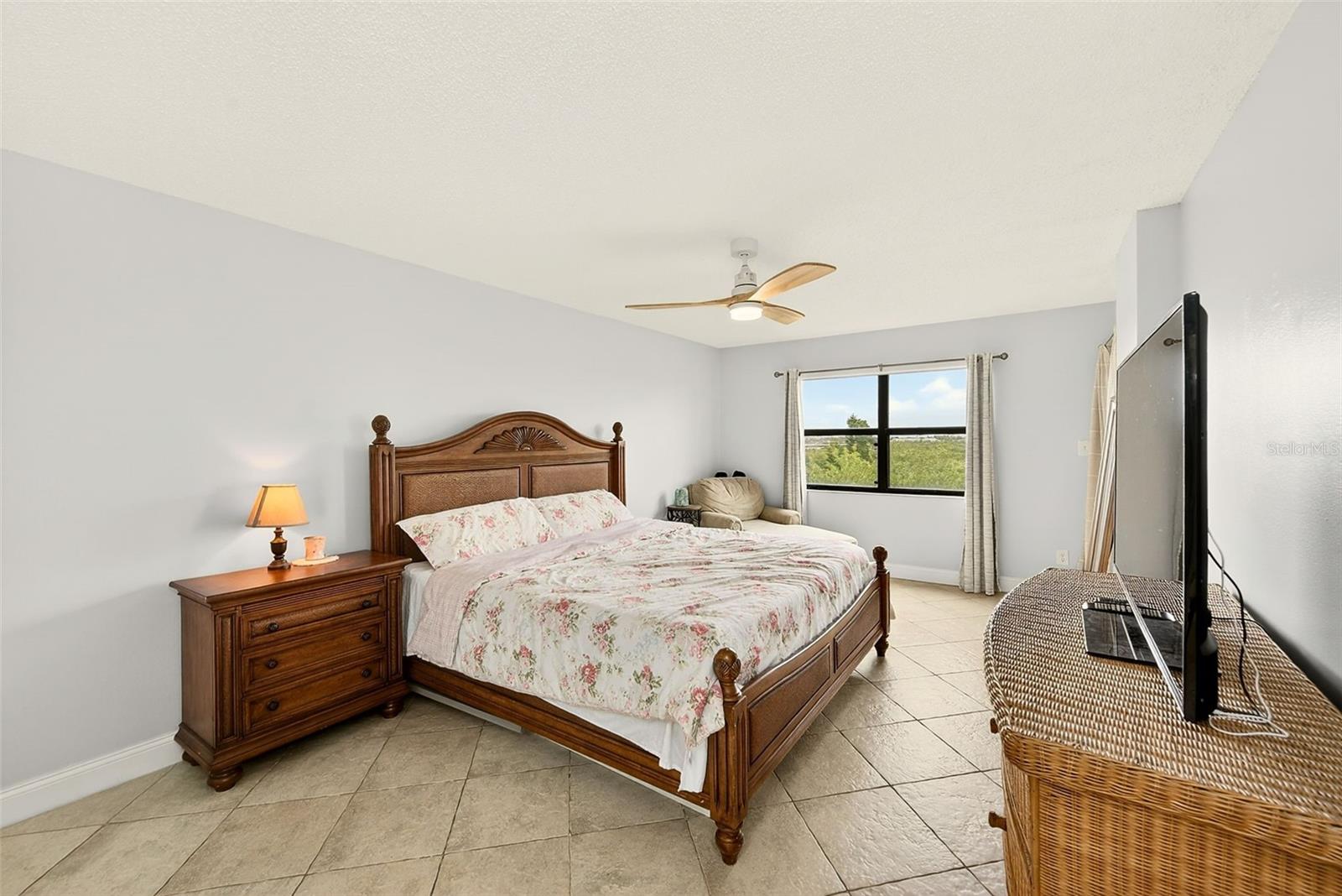 Image 23 of 45 For 5400 Park Street N 505