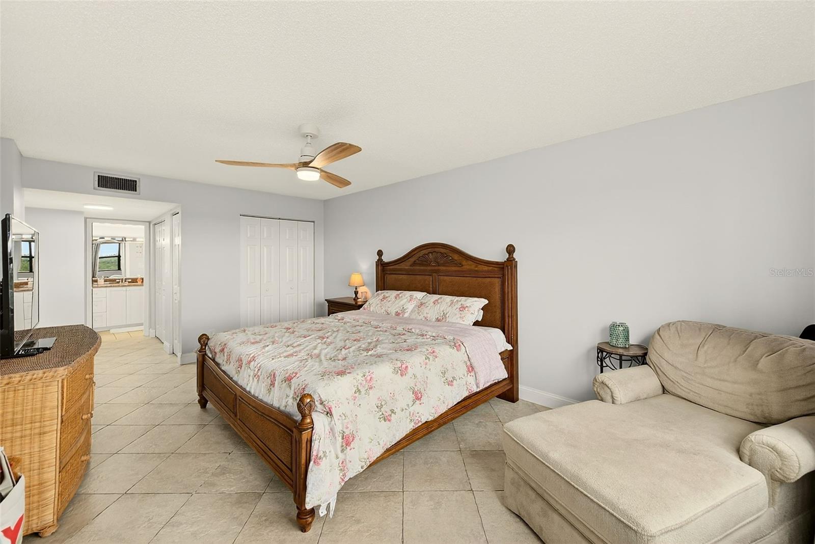 Image 25 of 45 For 5400 Park Street N 505