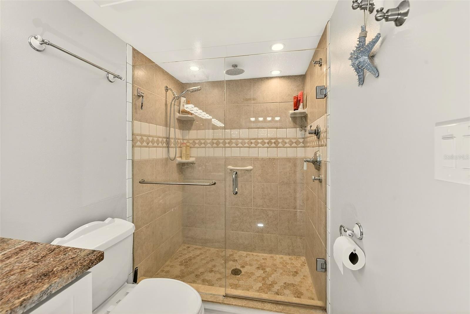 Image 28 of 45 For 5400 Park Street N 505