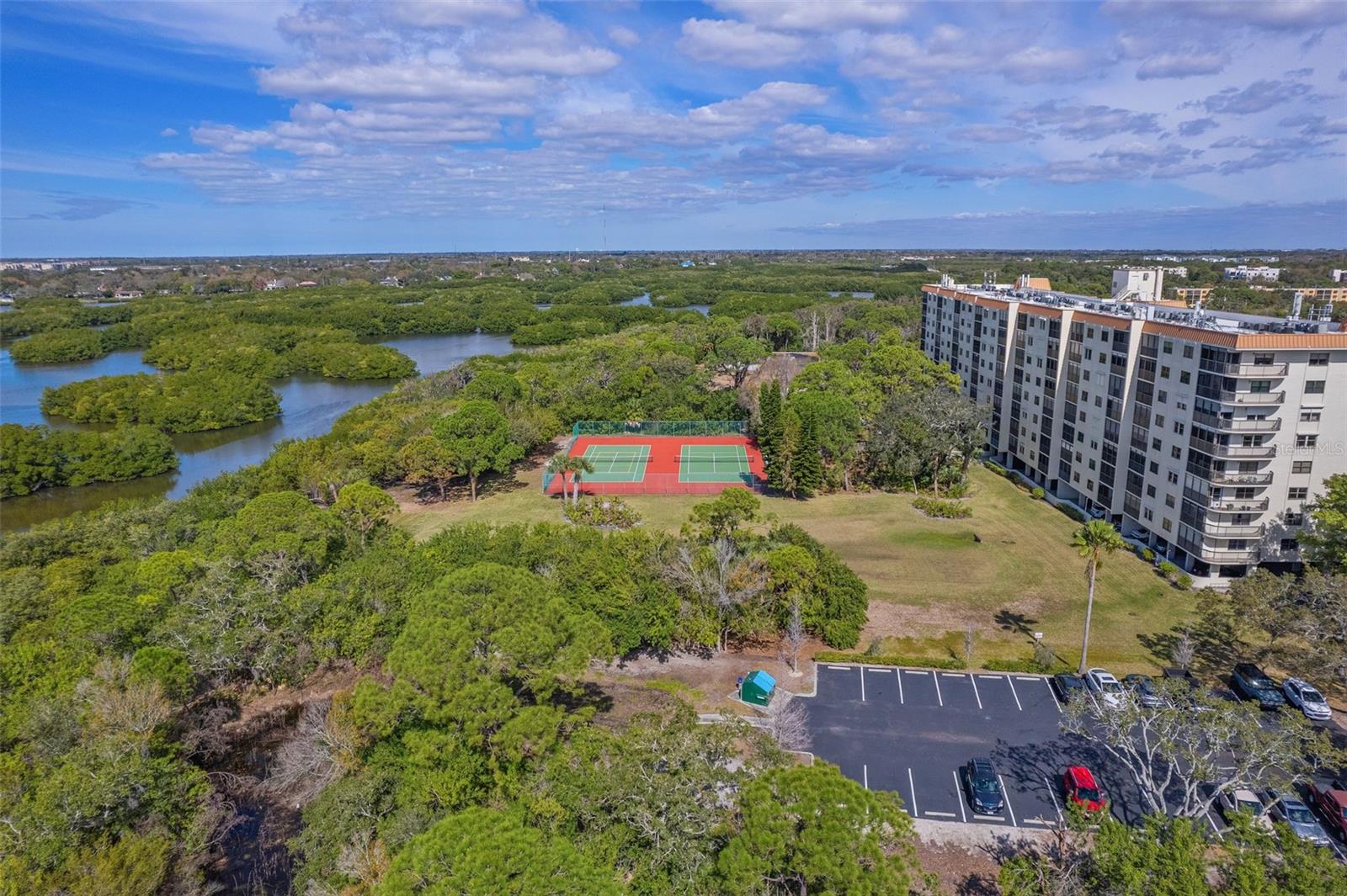 Image 4 of 45 For 5400 Park Street N 505