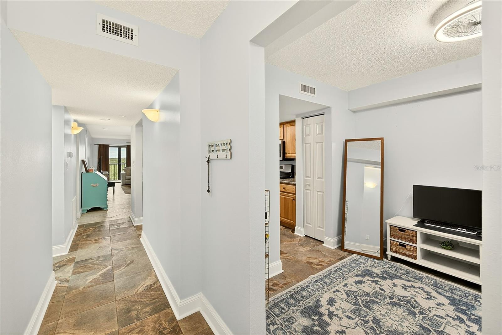 Image 6 of 45 For 5400 Park Street N 505