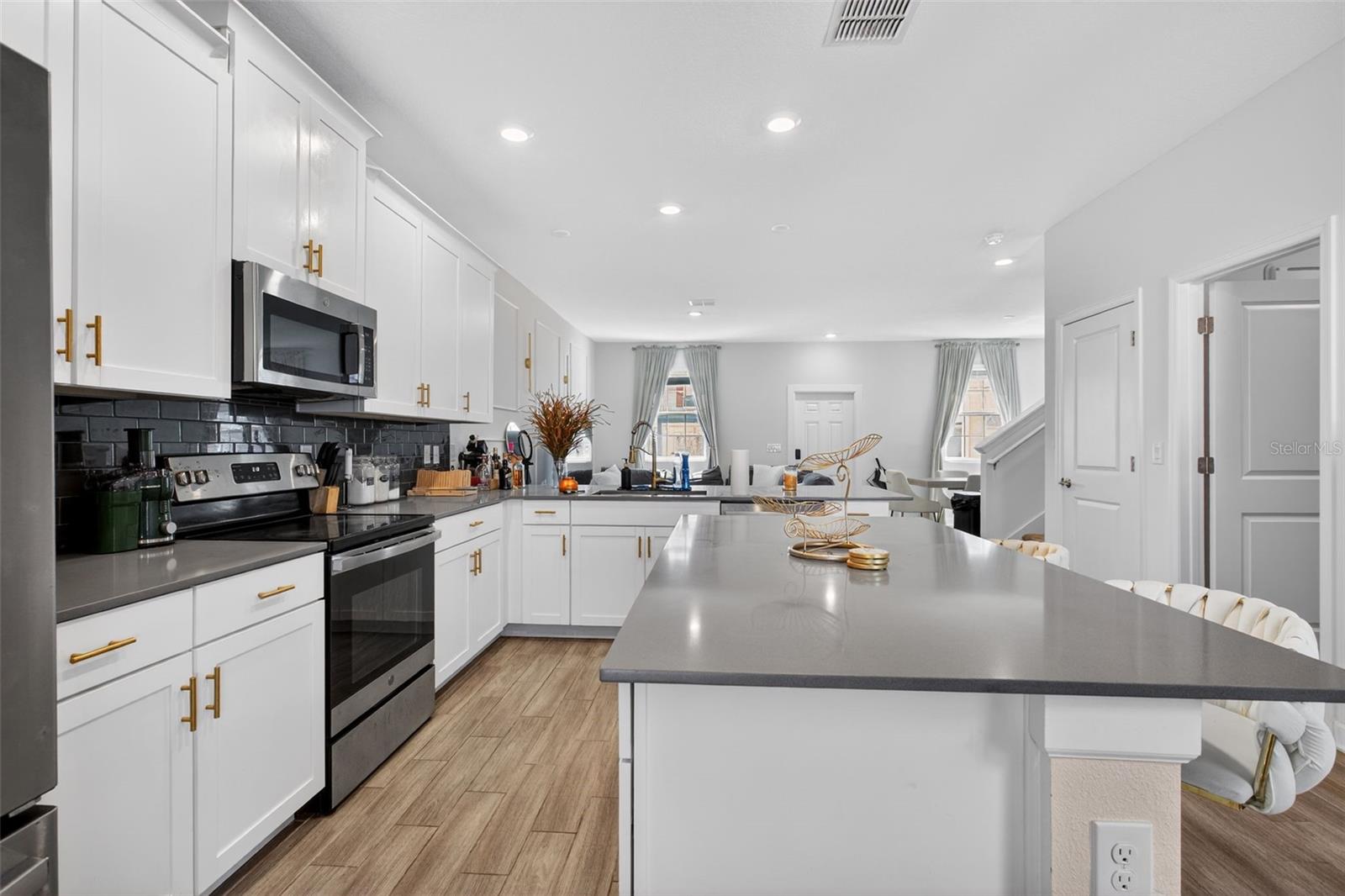 Image 11 of 32 For 3025 Ella Way