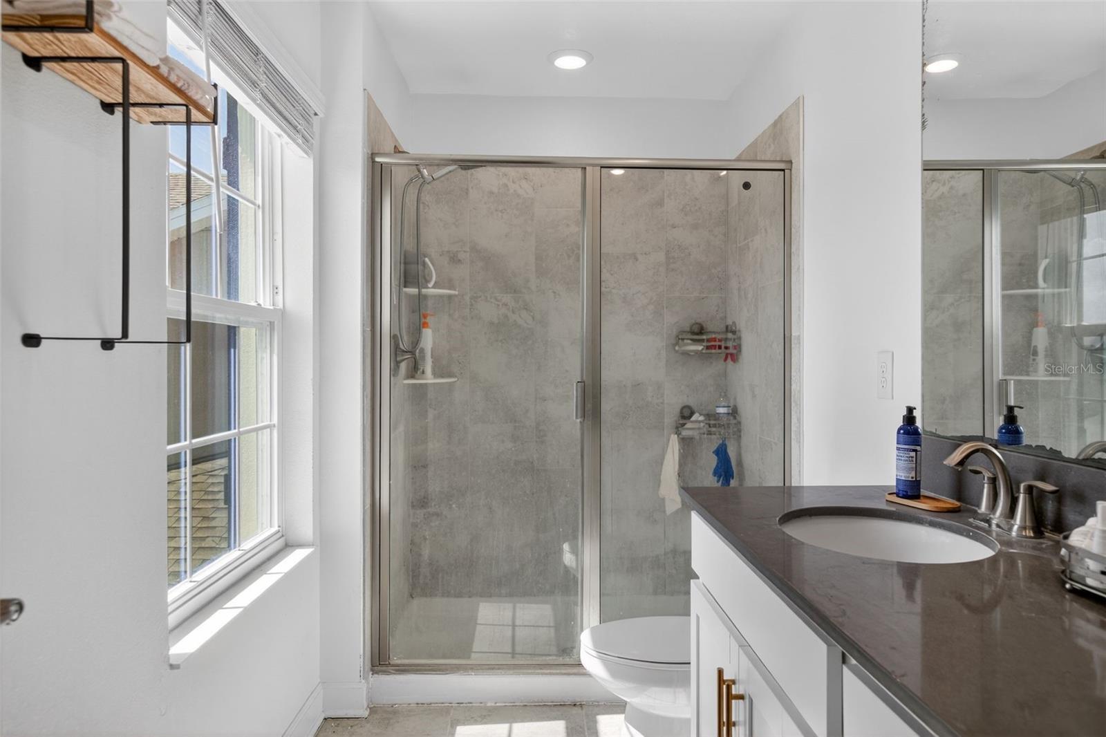 Image 18 of 32 For 3025 Ella Way