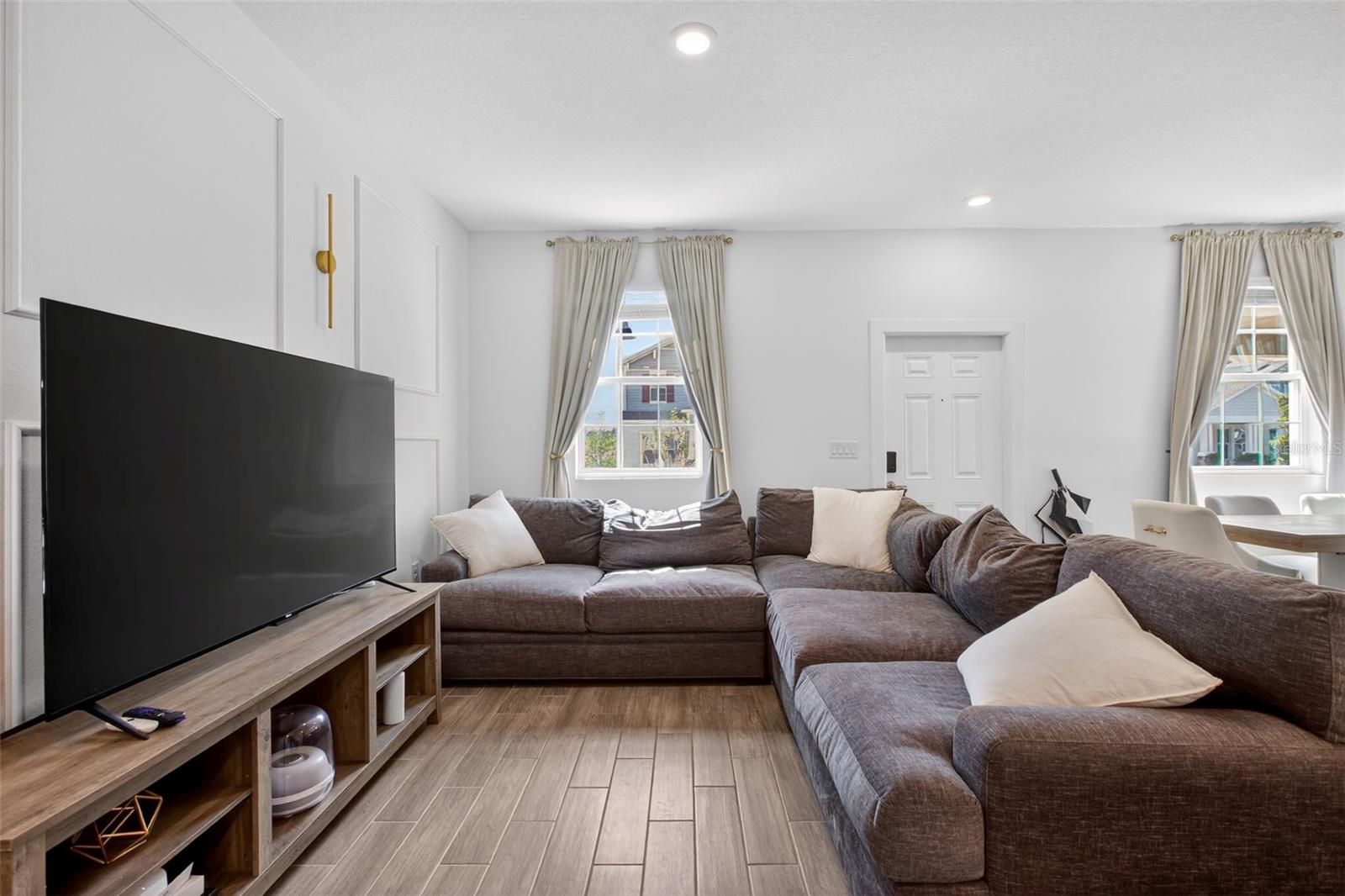 Image 4 of 32 For 3025 Ella Way