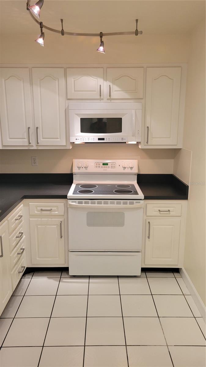 Image 4 of 16 For 4607 Fig Street 203