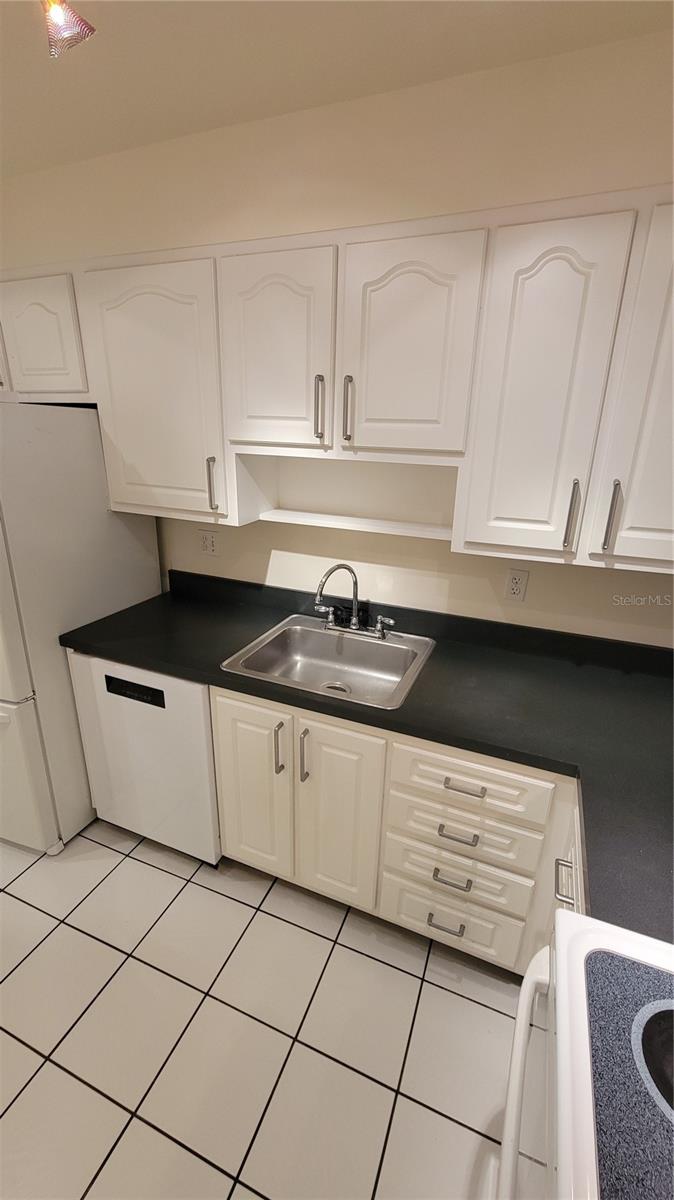 Image 5 of 16 For 4607 Fig Street 203