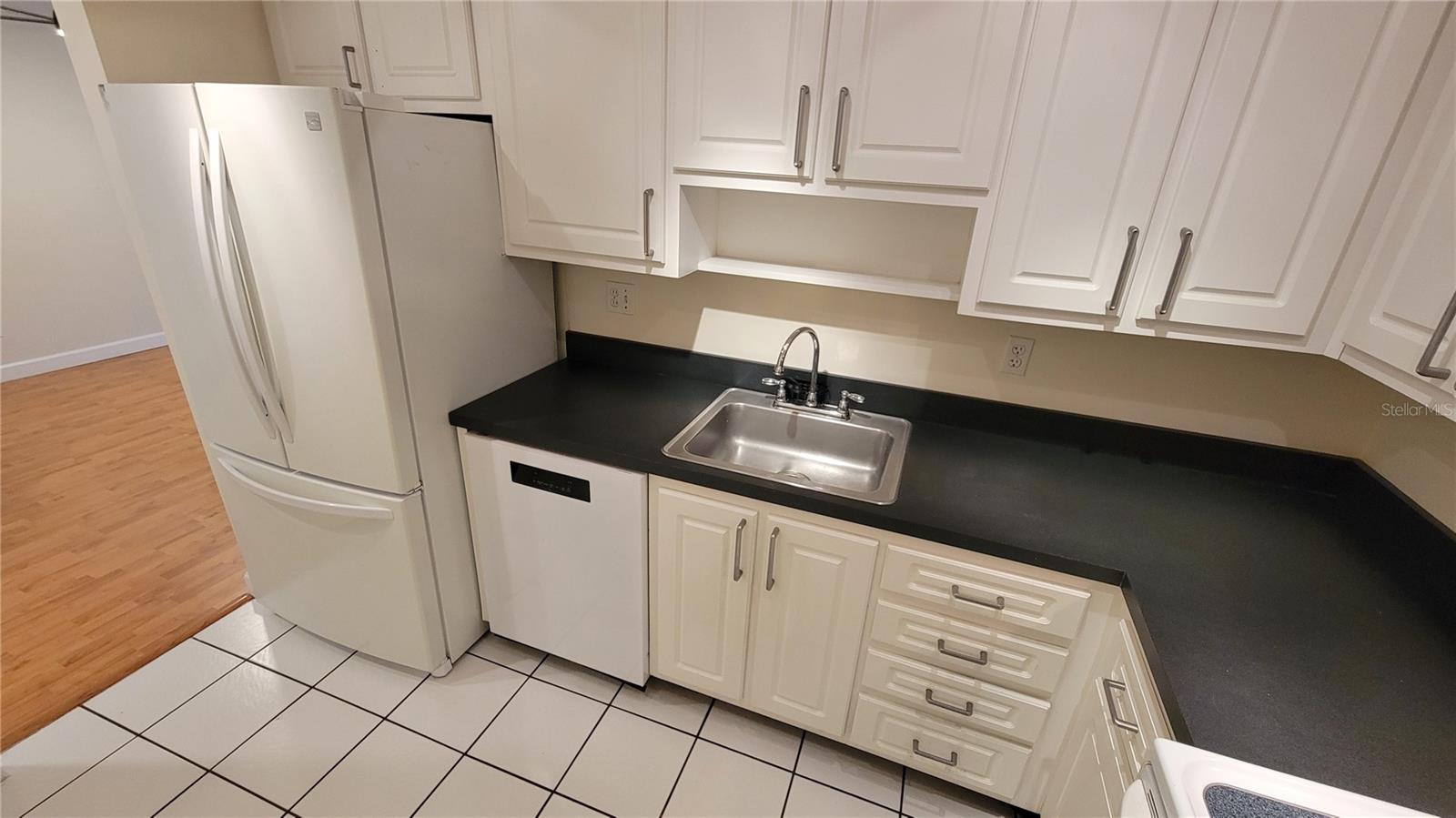 Image 6 of 16 For 4607 Fig Street 203