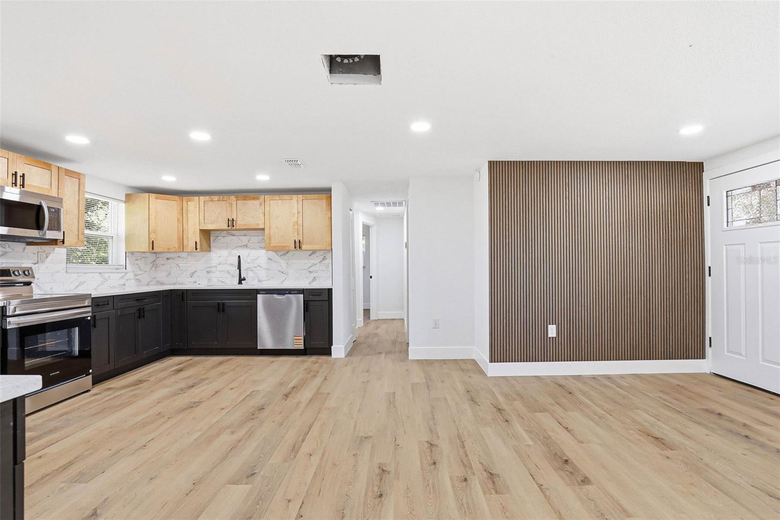 Image 12 of 38 For 3207 Dodge Street