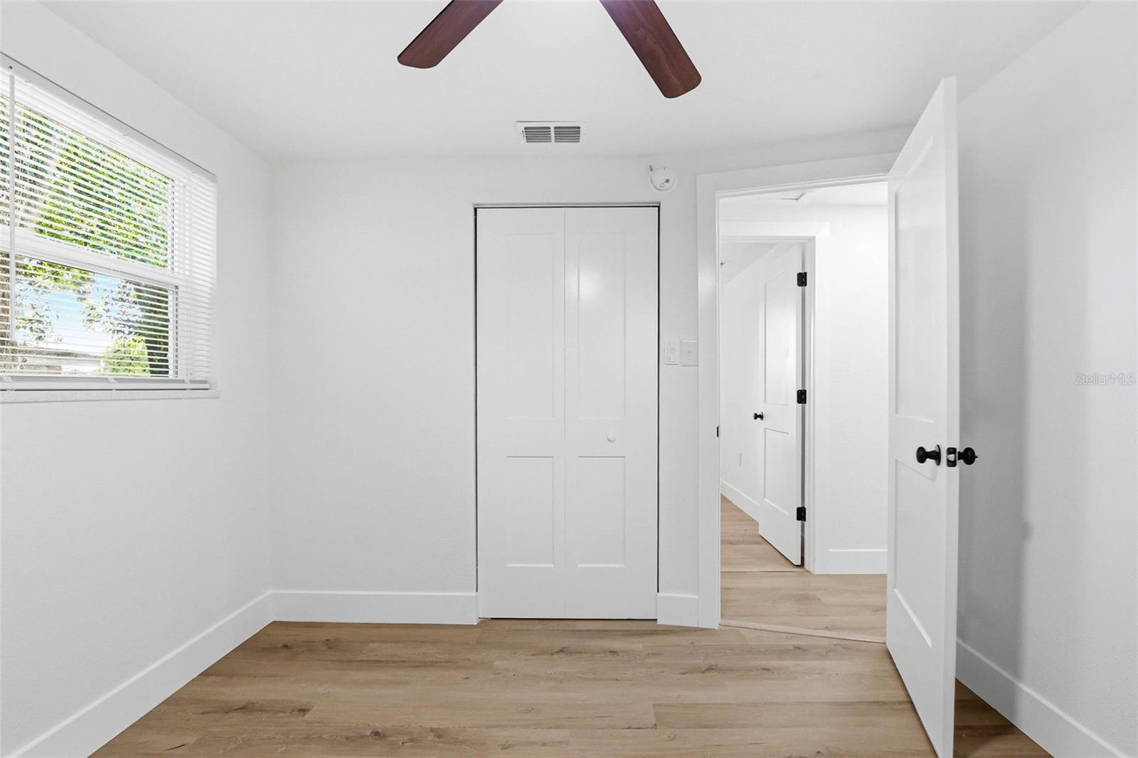 Image 23 of 38 For 3207 Dodge Street