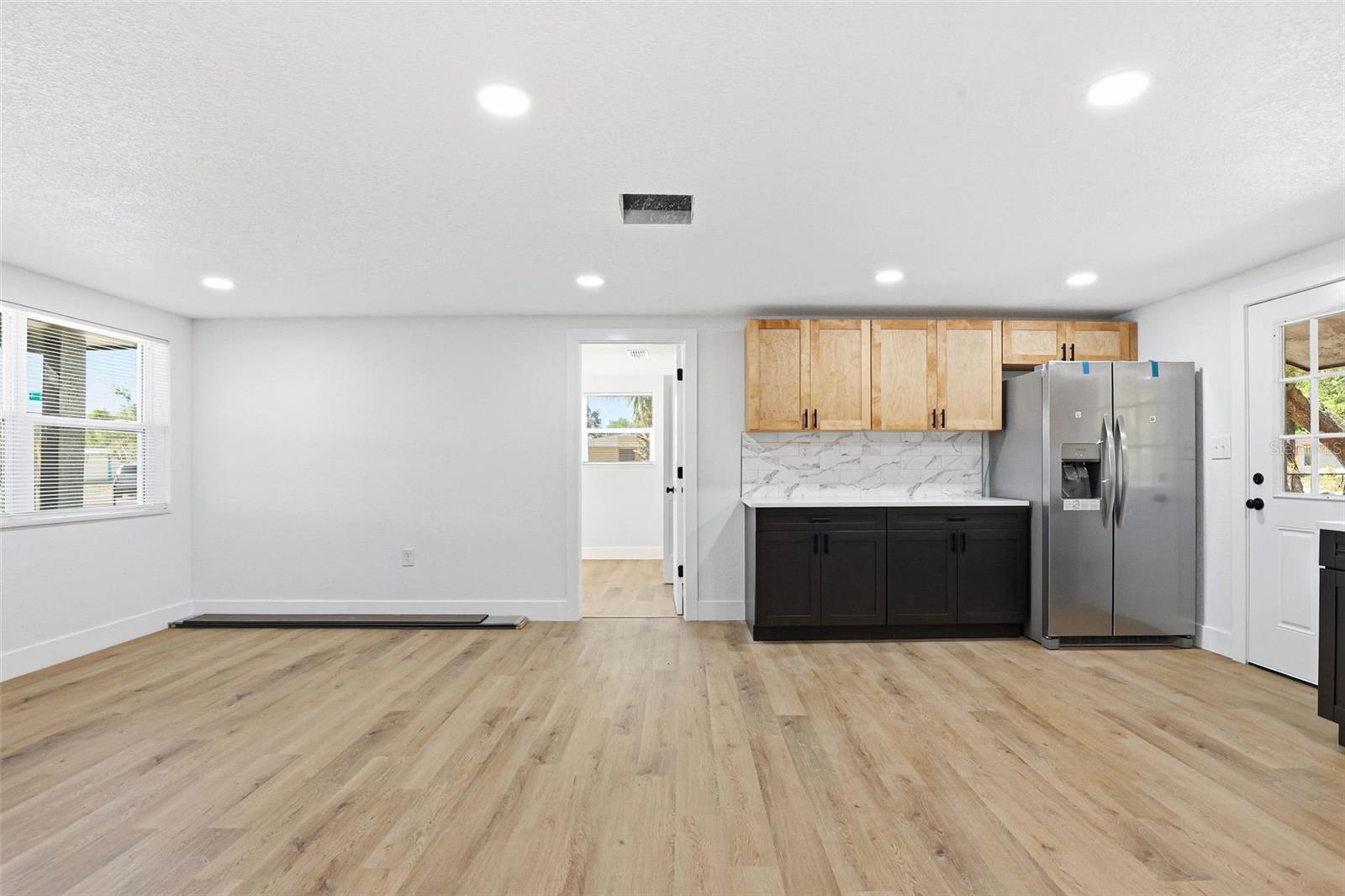 Image 9 of 38 For 3207 Dodge Street