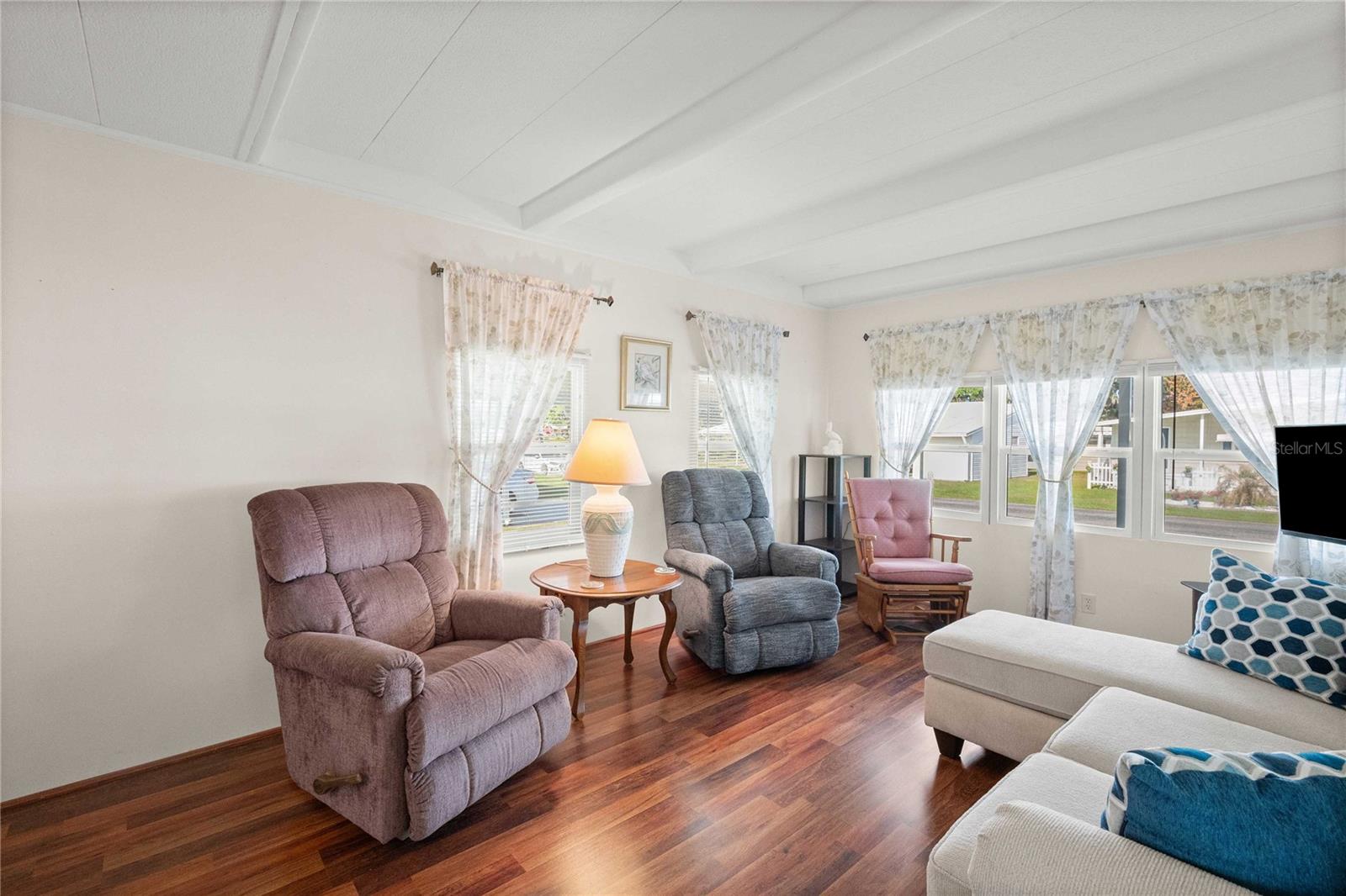 Image 10 of 33 For 5347 Betty Street