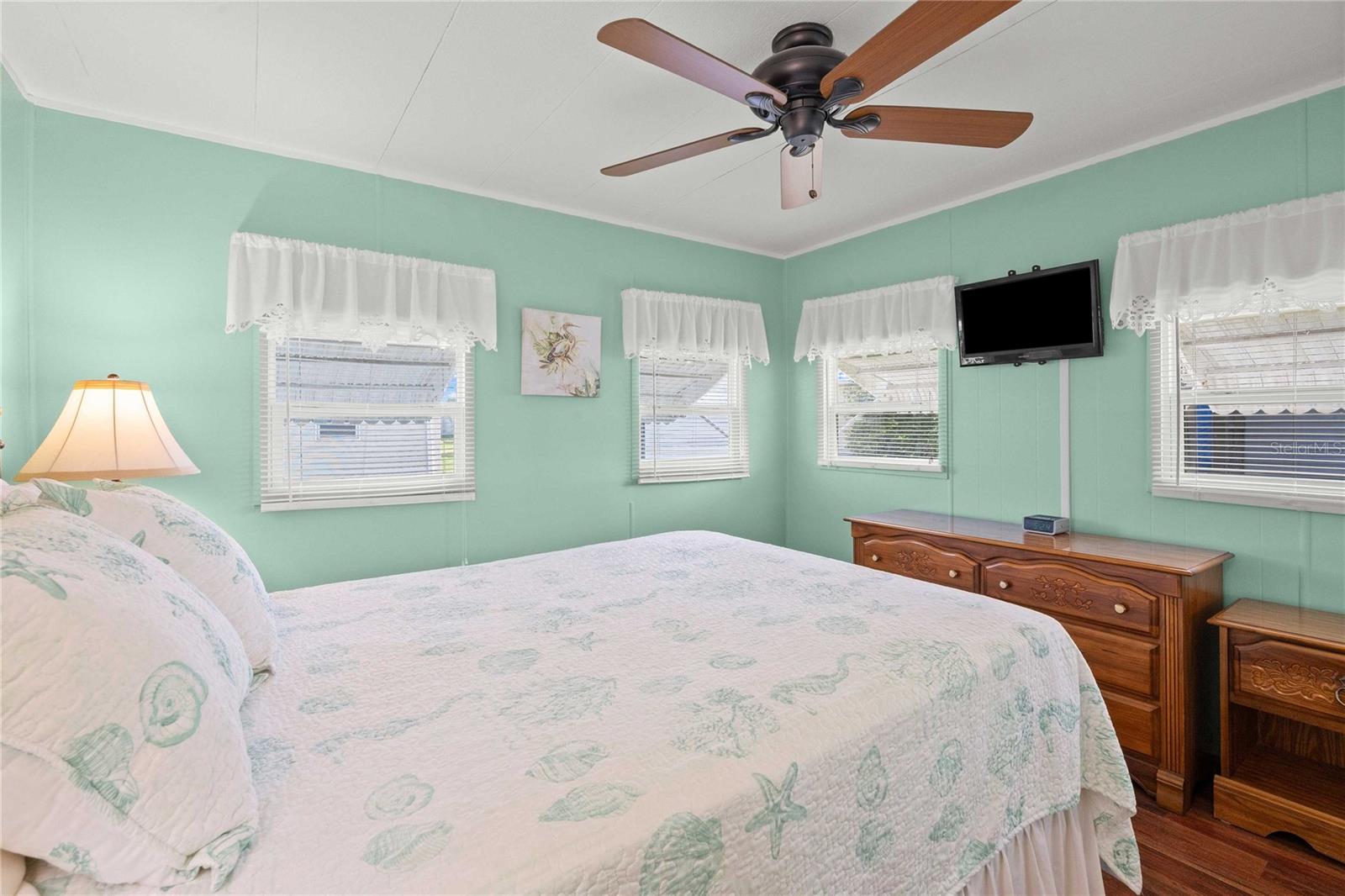 Image 15 of 33 For 5347 Betty Street