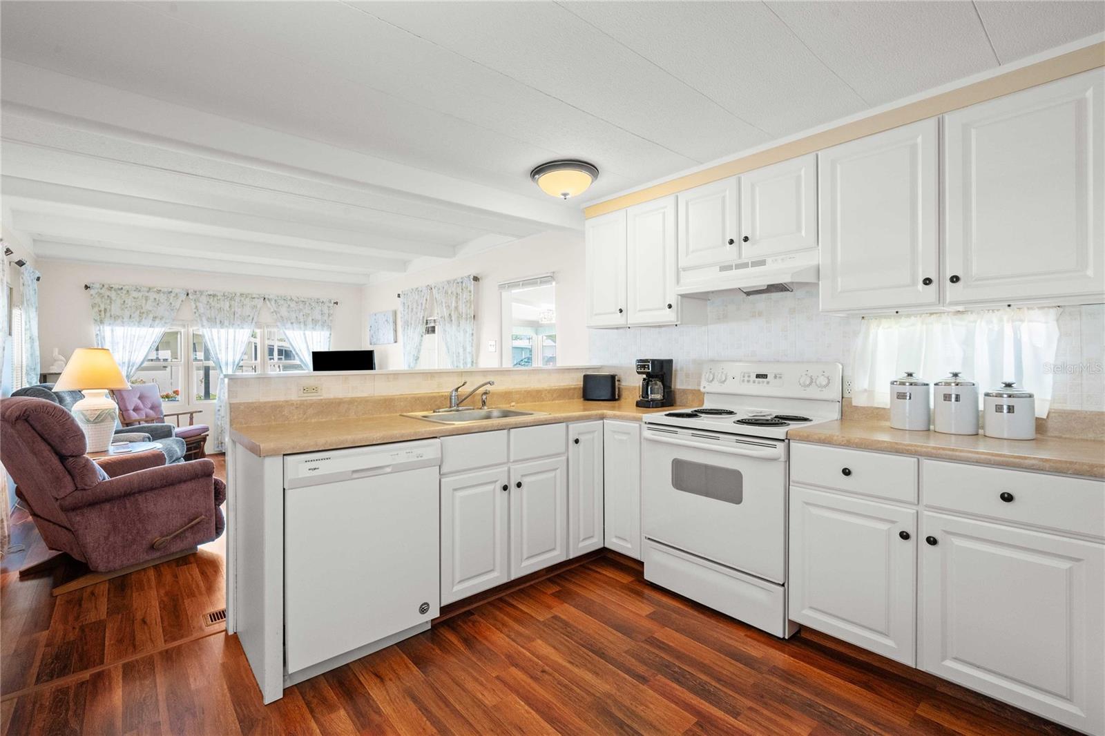 Image 6 of 33 For 5347 Betty Street