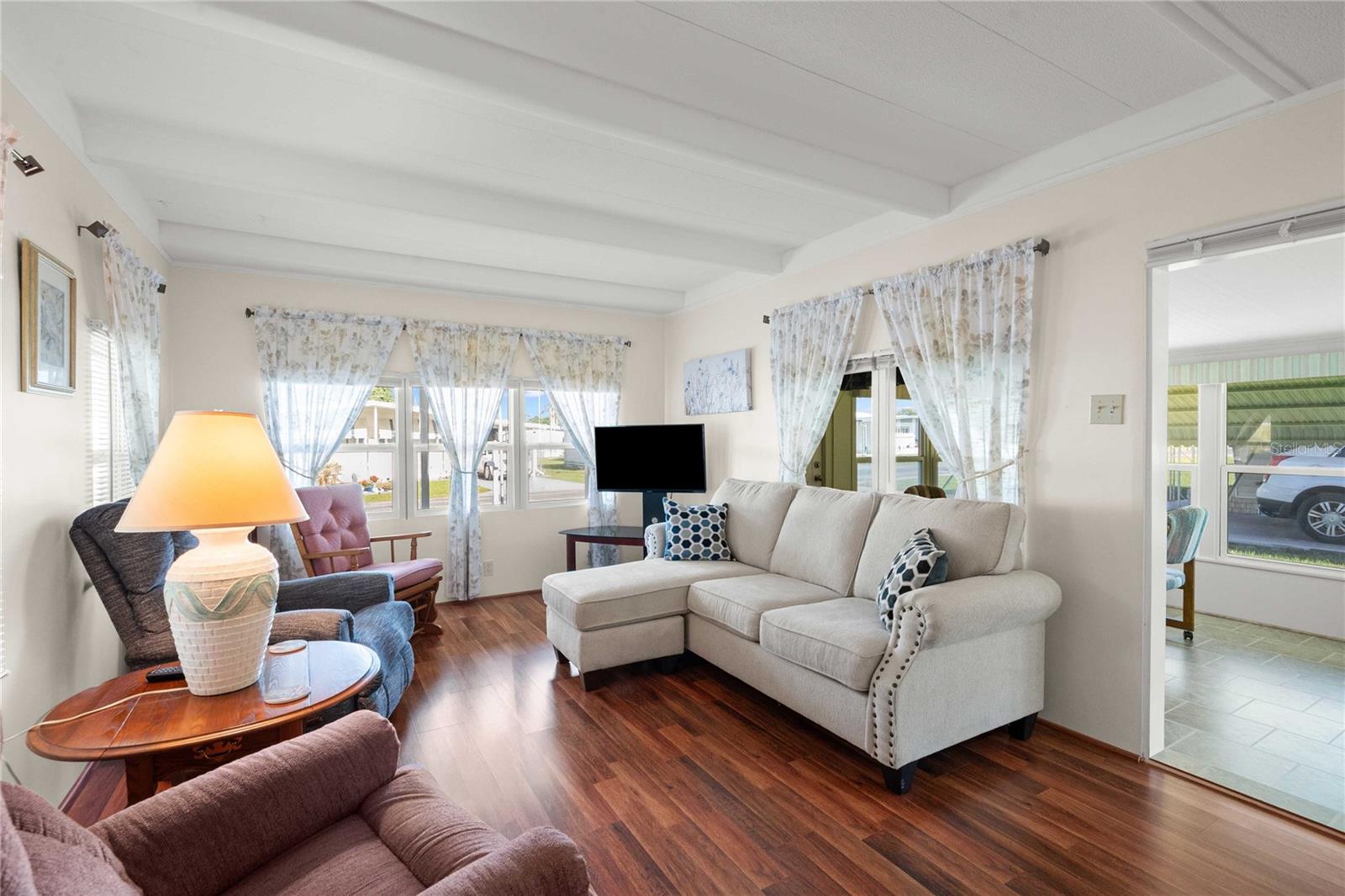 Image 9 of 33 For 5347 Betty Street