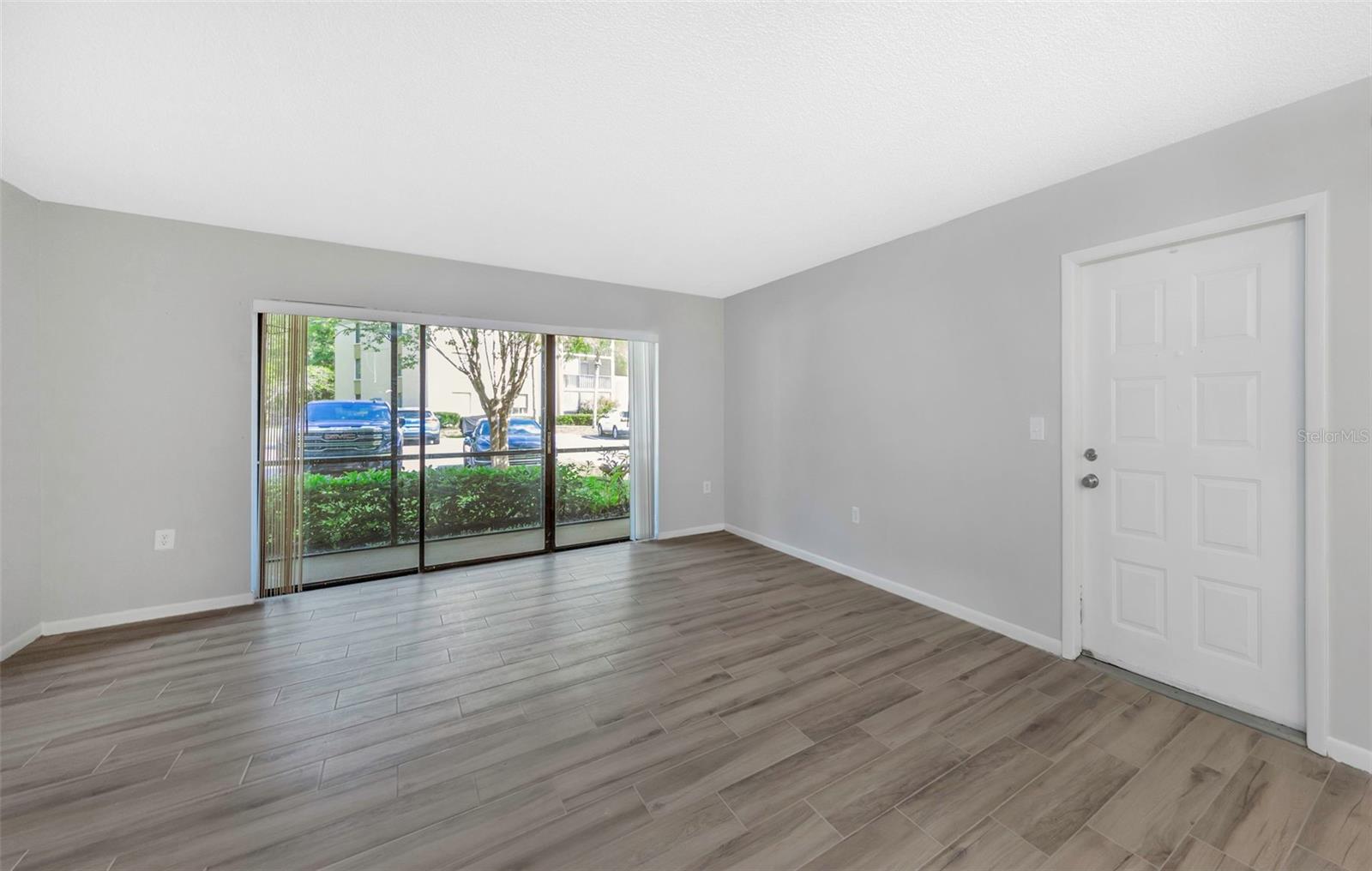 Image 11 of 52 For 3166 Lake Pine Way S H1