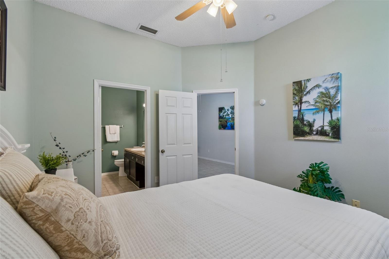 Image 30 of 61 For 1050 Starkey Rd  207