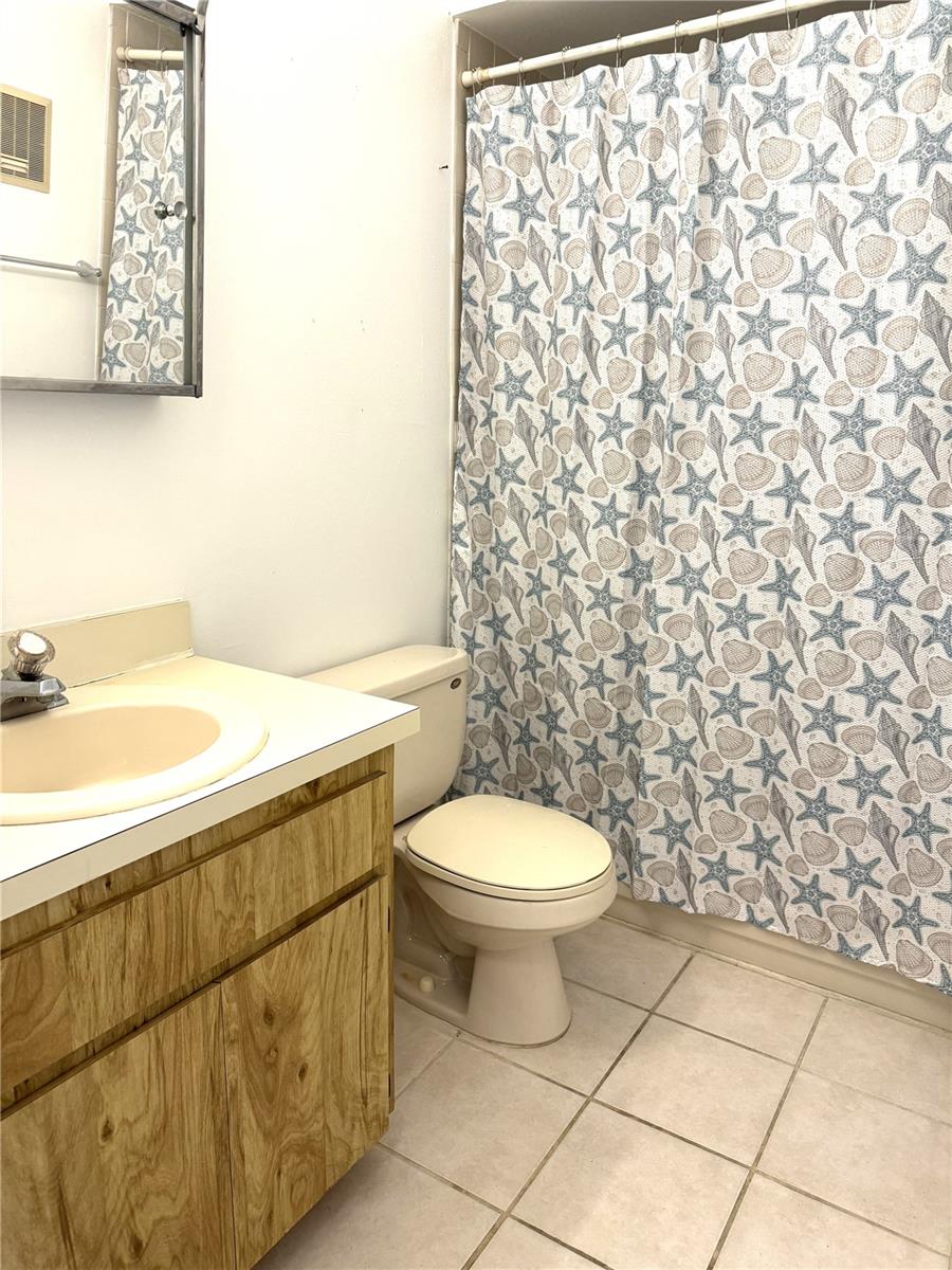 Image 16 of 19 For 13608 Village Drive 8203