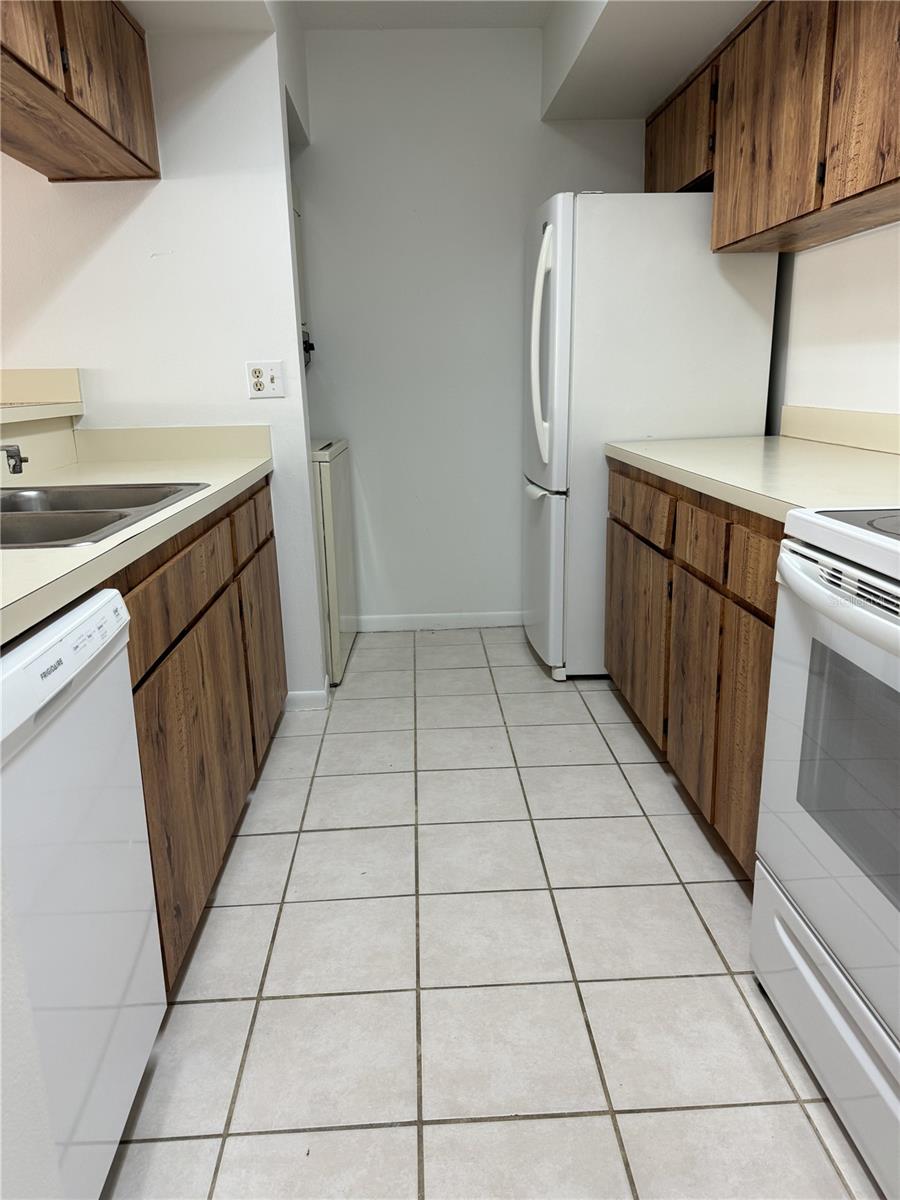 Image 8 of 19 For 13608 Village Drive 8203