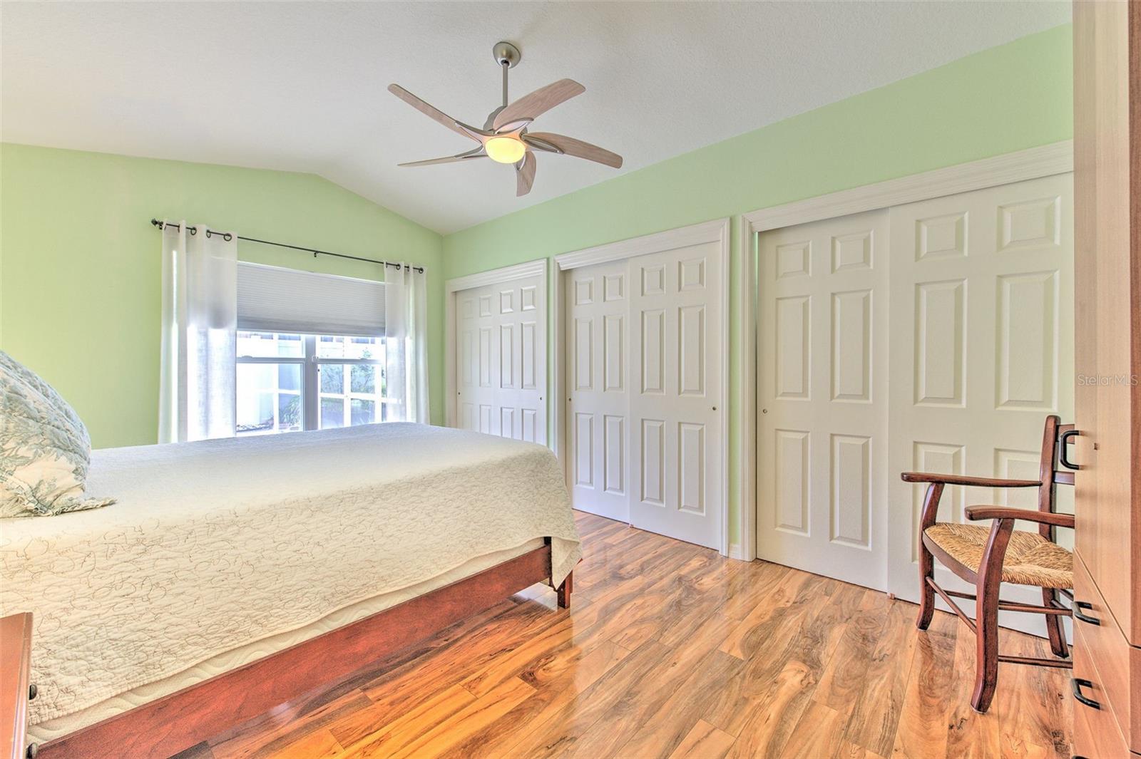 Listing photo id 9 for 2626 Brookville Drive