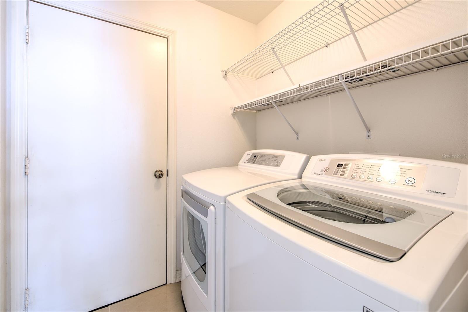 Listing photo id 15 for 2626 Brookville Drive