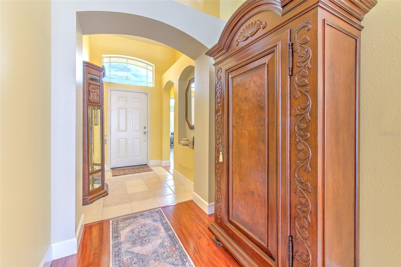 Listing photo id 0 for 2626 Brookville Drive