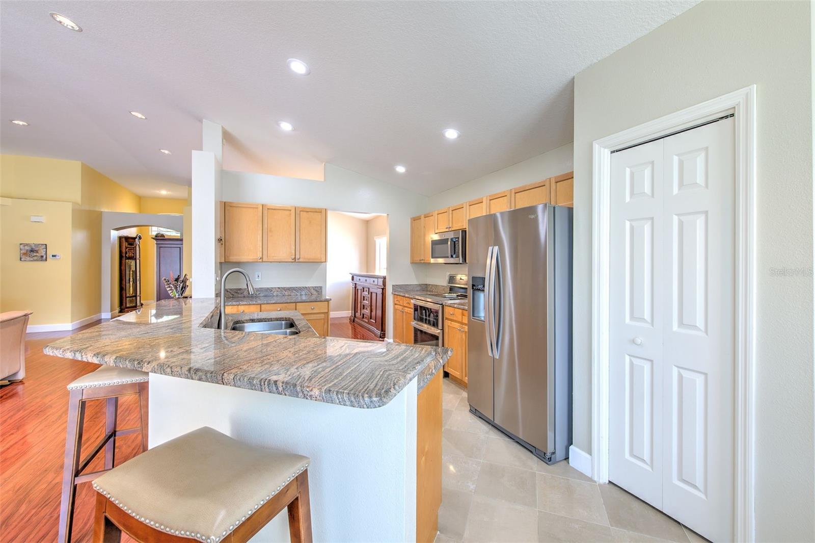 Listing photo id 6 for 2626 Brookville Drive