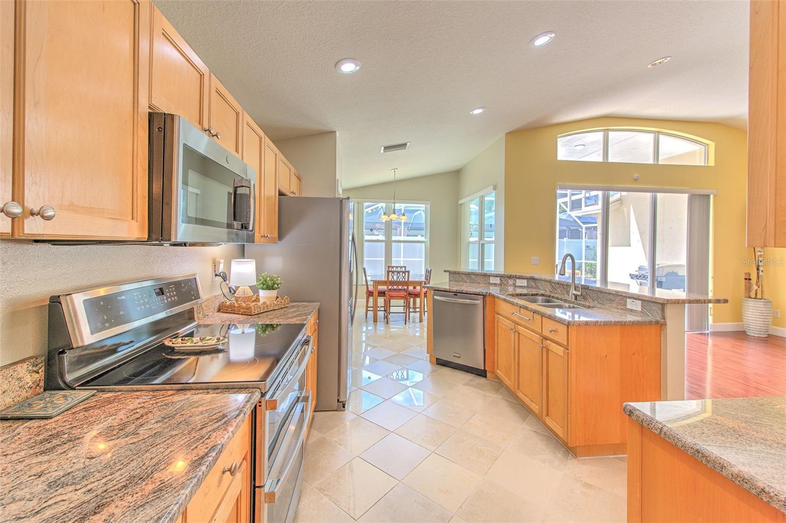 Listing photo id 7 for 2626 Brookville Drive