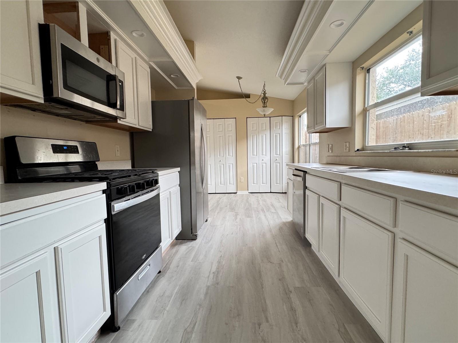 Image 11 of 29 For 27618 Sky Lake Circle