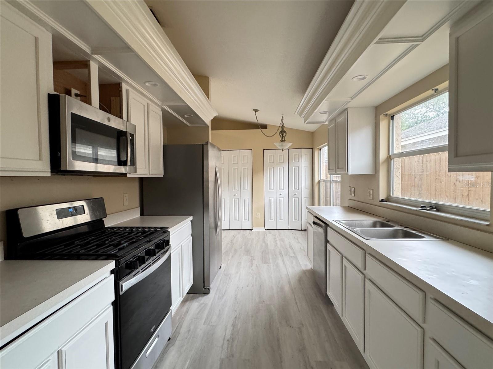 Image 12 of 29 For 27618 Sky Lake Circle