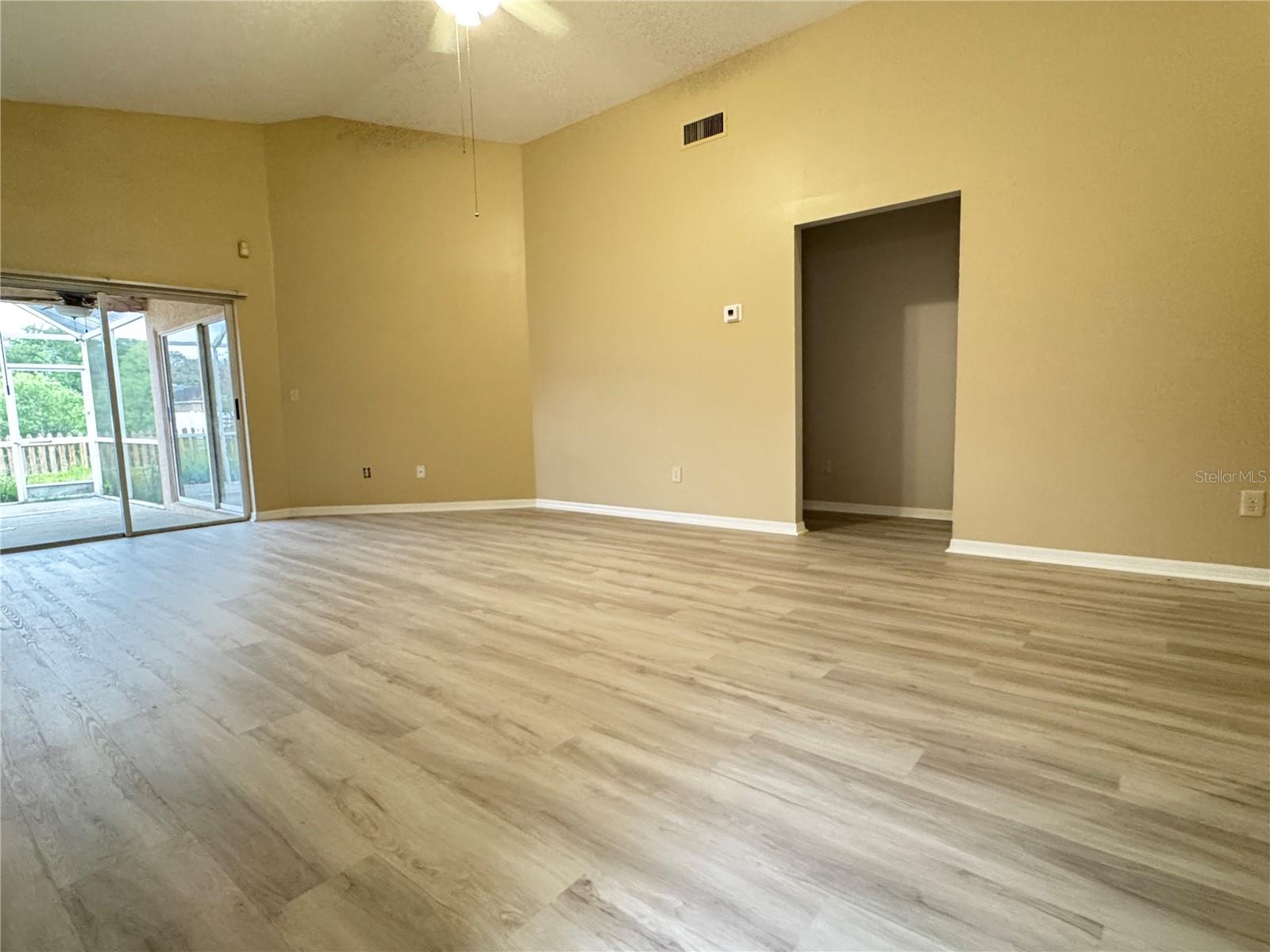 Image 7 of 29 For 27618 Sky Lake Circle