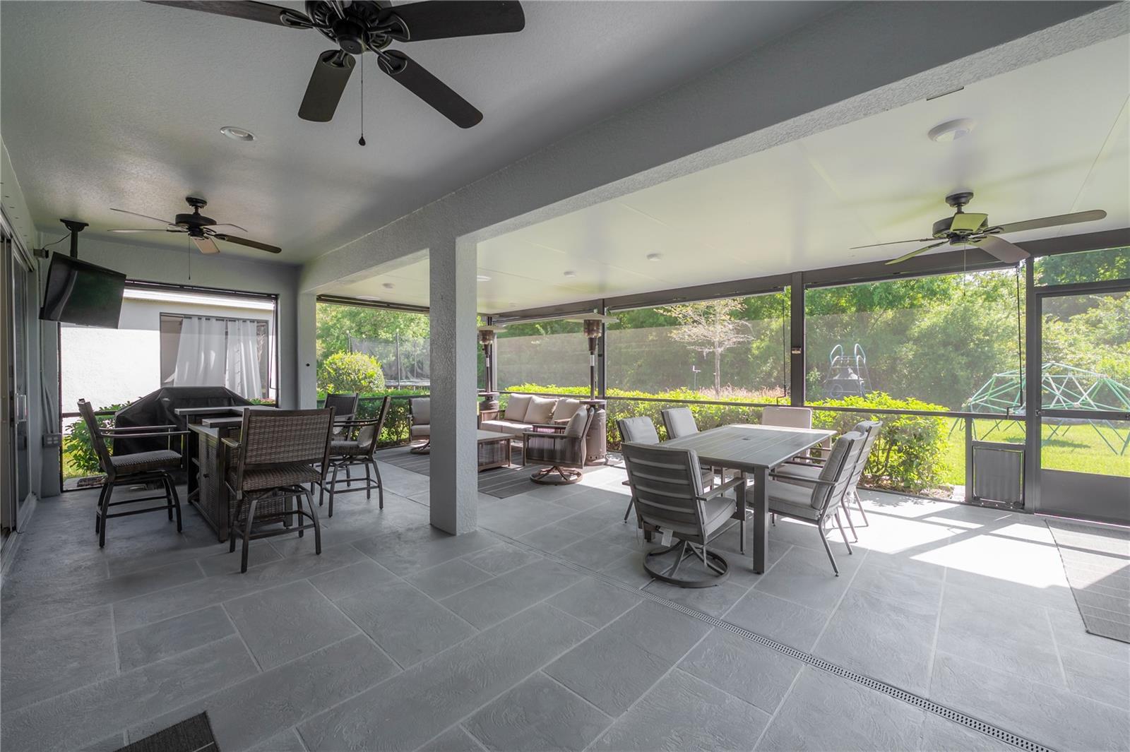 Image 33 of 76 For 8009 Clementine Lane