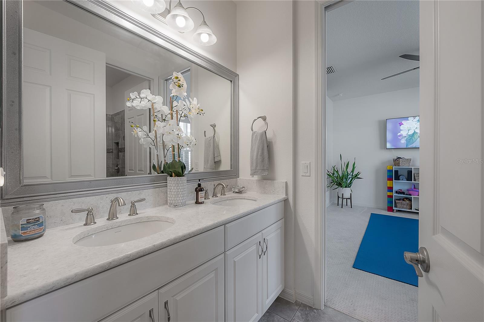 Image 40 of 76 For 8009 Clementine Lane