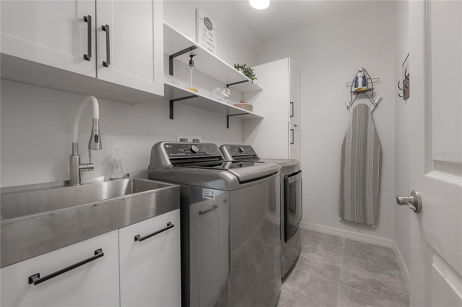 Image 44 of 76 For 8009 Clementine Lane