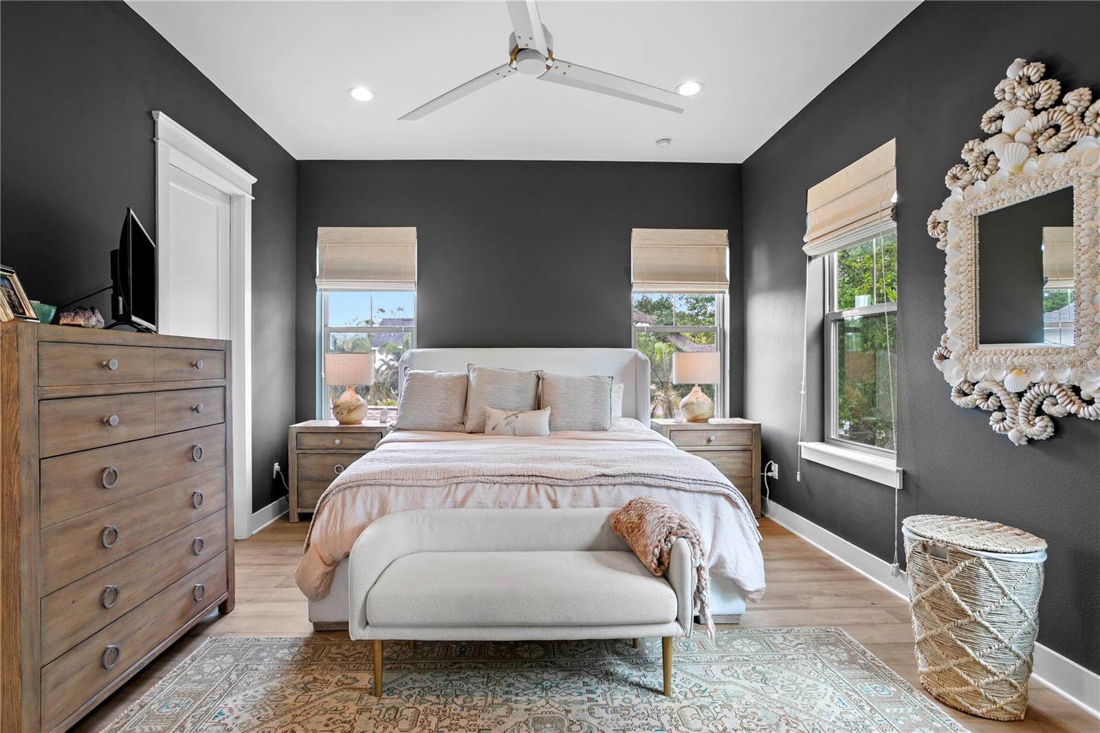 Image 27 of 48 For 1109 18th Avenue N