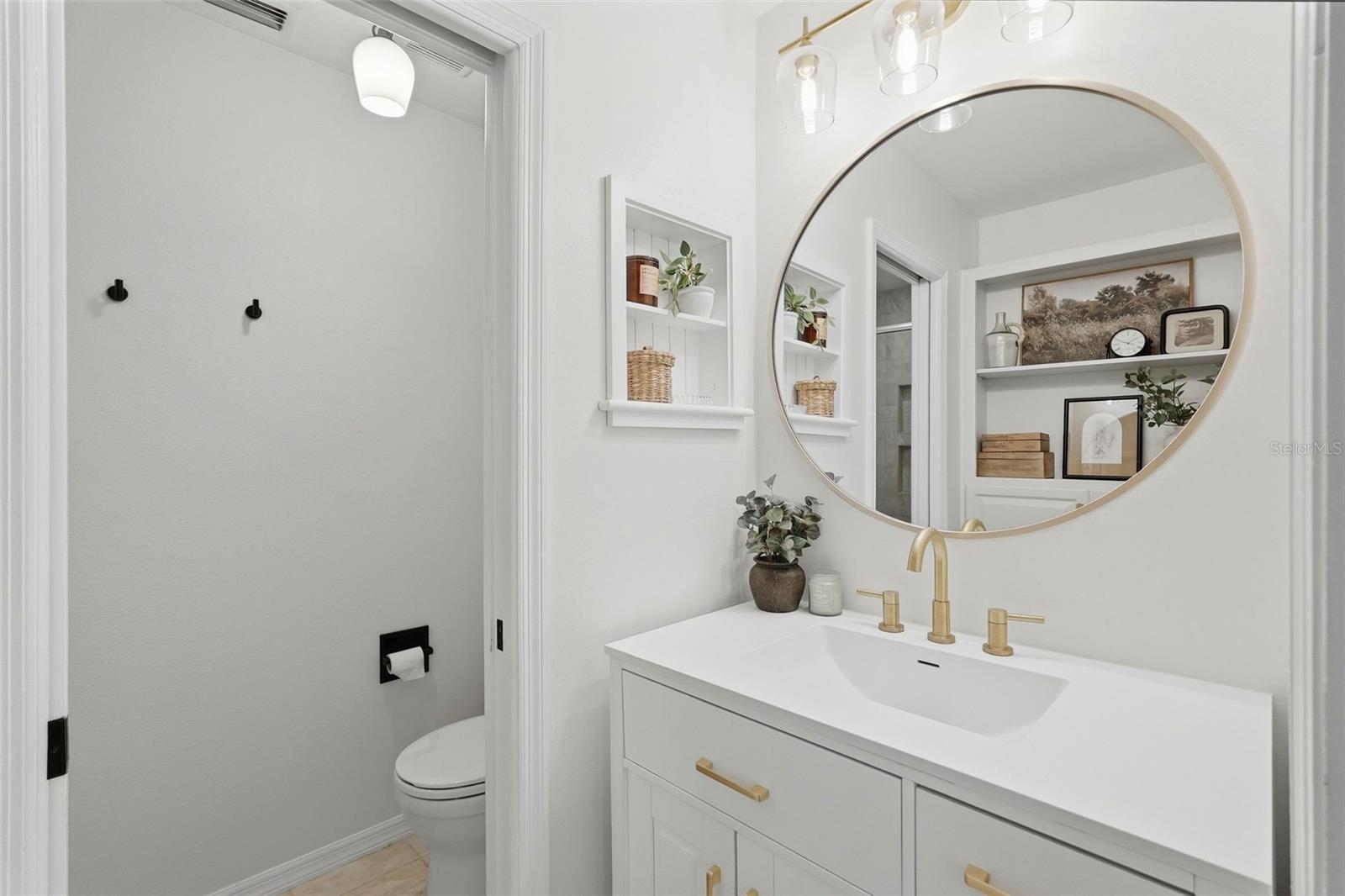 Image 18 of 36 For 606 Glen Avenue 11