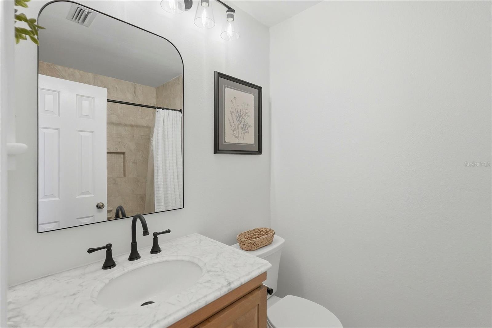 Image 22 of 36 For 606 Glen Avenue 11