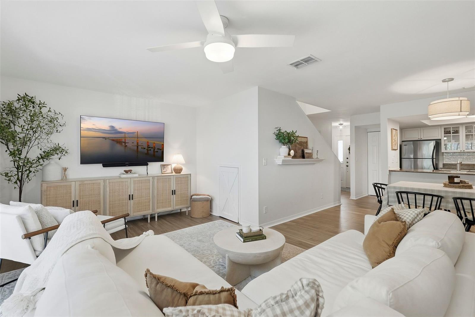 Image 4 of 36 For 606 Glen Avenue 11