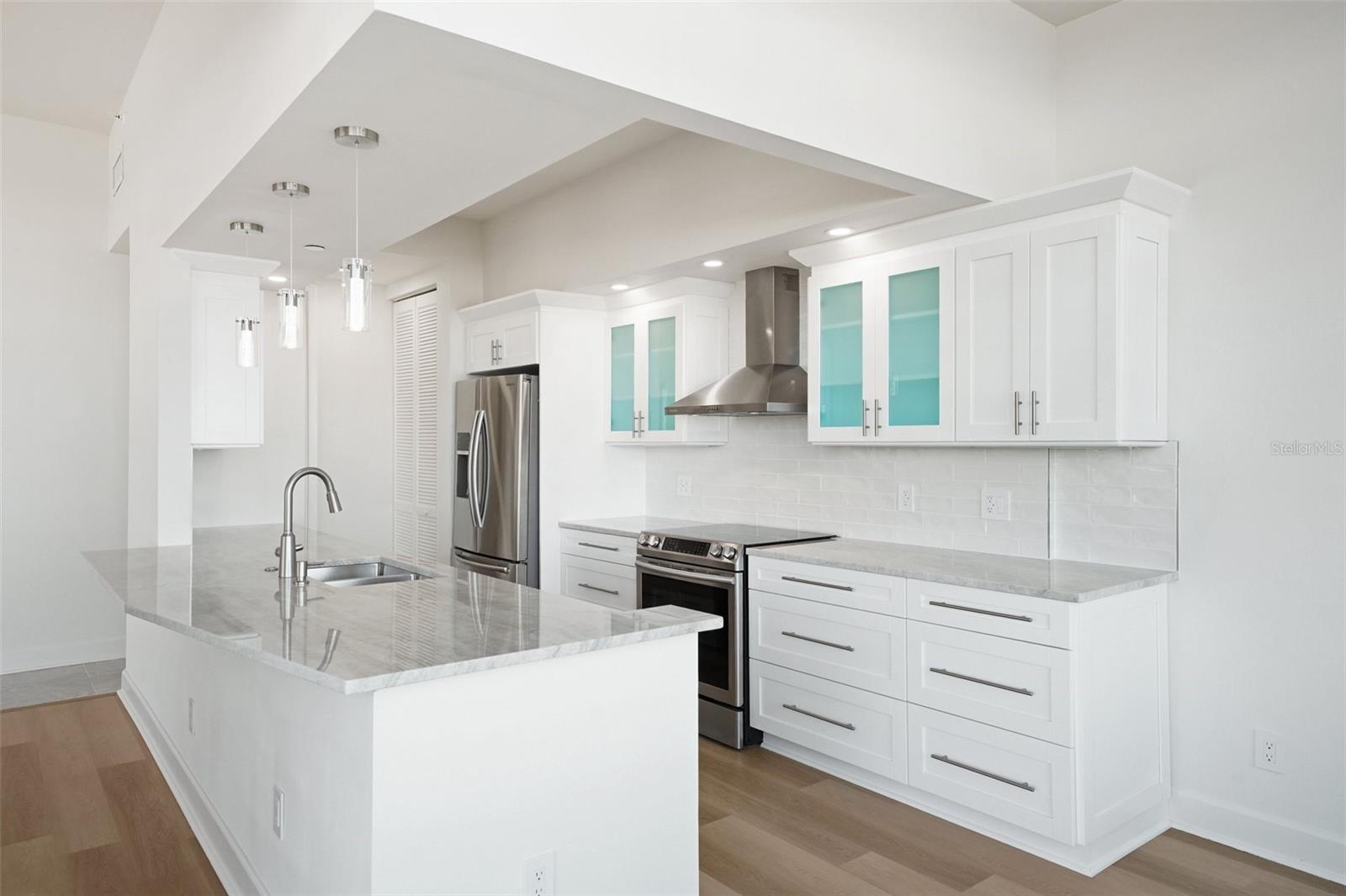 Image 10 of 50 For 1520 Gulf Boulevard 202