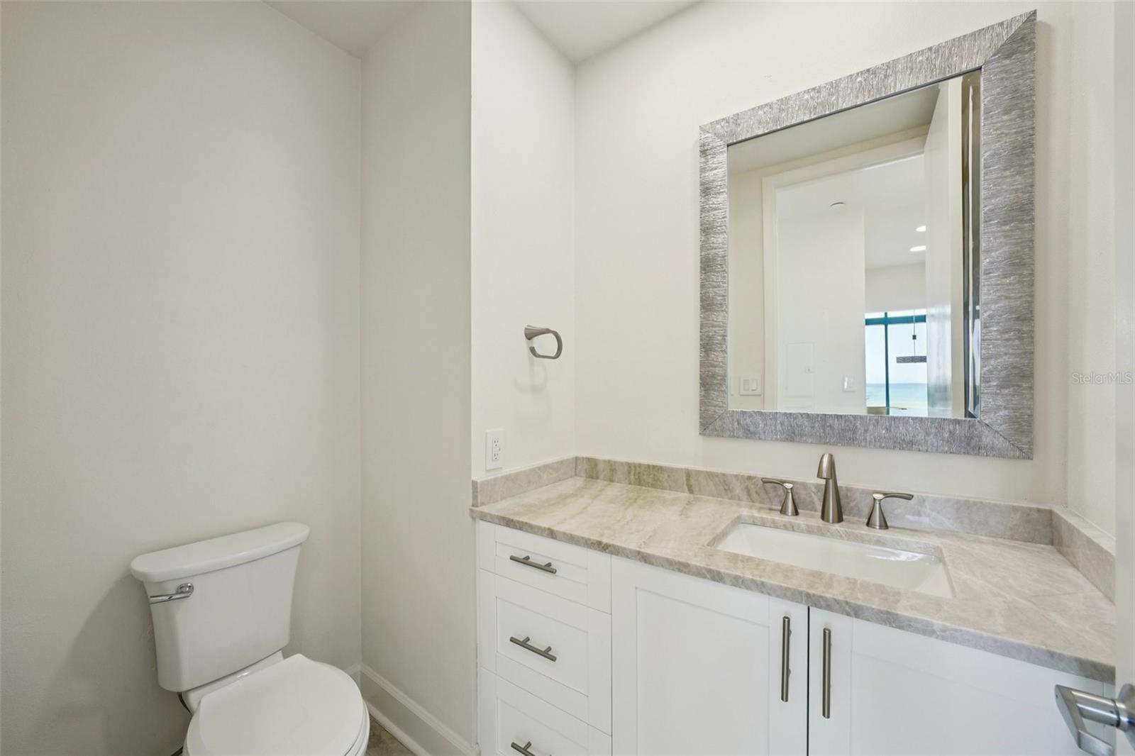 Image 16 of 50 For 1520 Gulf Boulevard 202