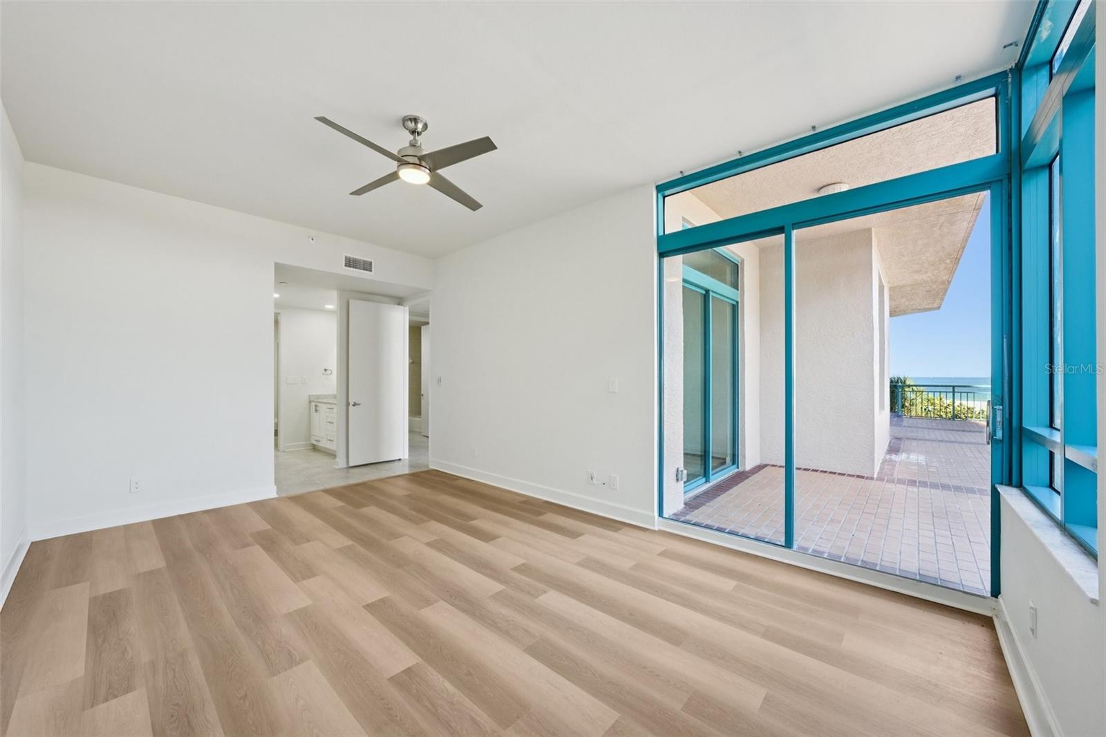 Image 18 of 50 For 1520 Gulf Boulevard 202