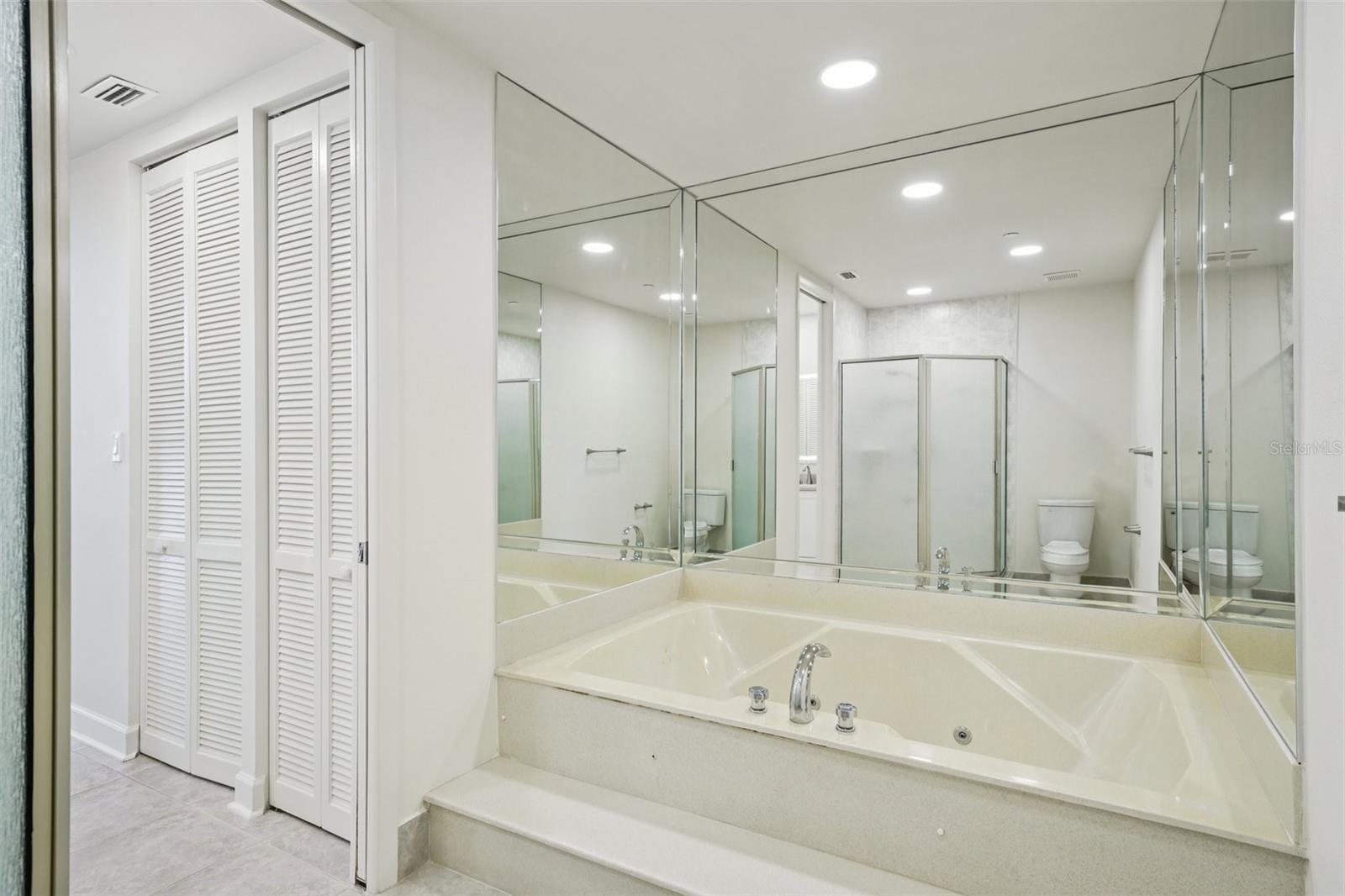 Image 21 of 50 For 1520 Gulf Boulevard 202