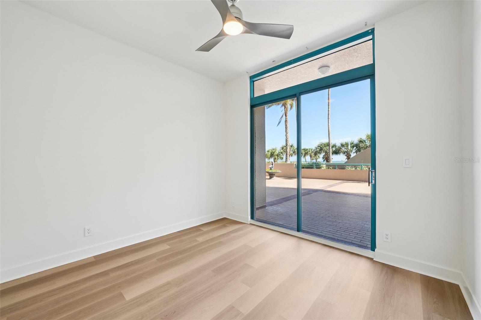 Image 23 of 50 For 1520 Gulf Boulevard 202