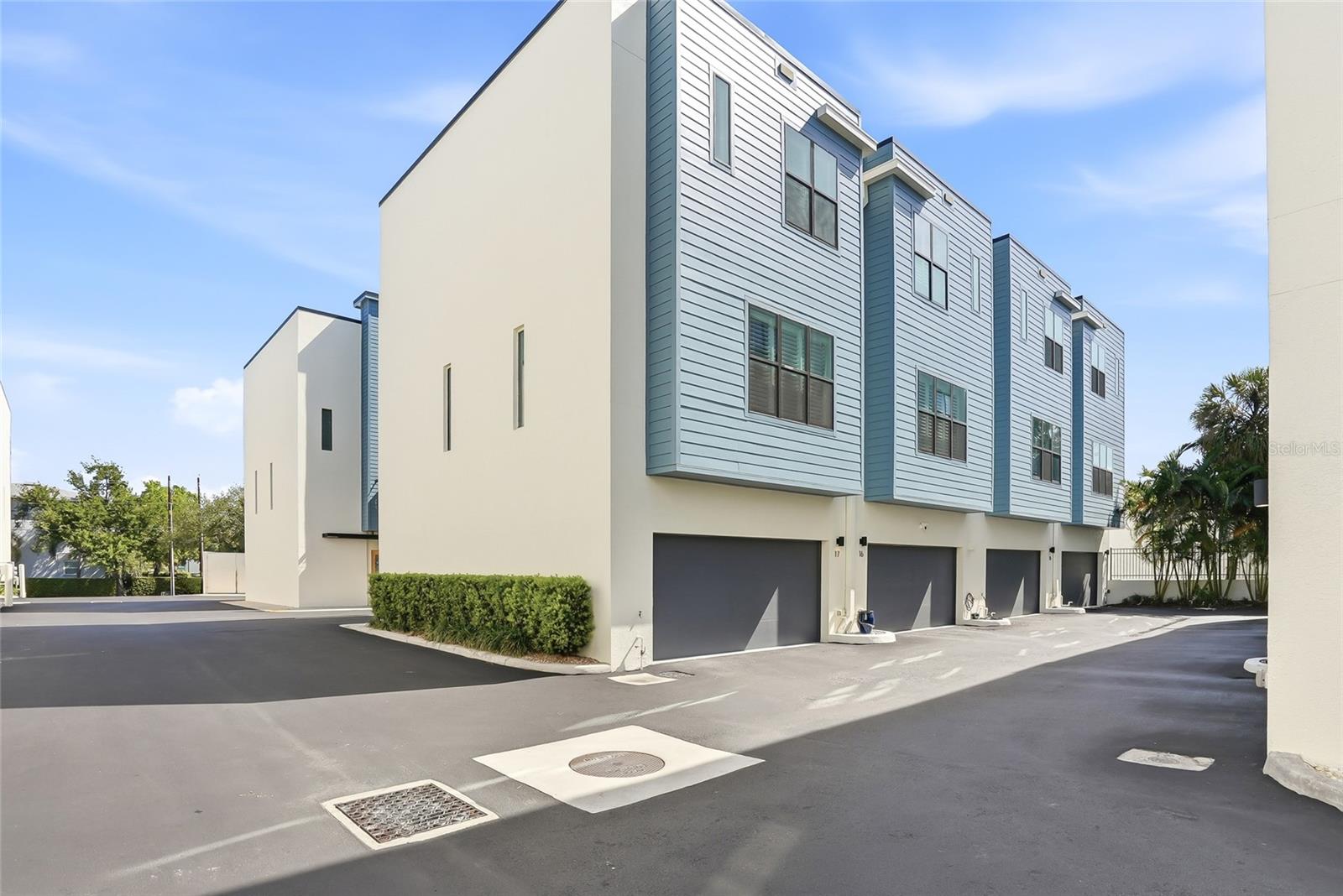 Image 23 of 34 For 4810 Mcelroy Avenue 17