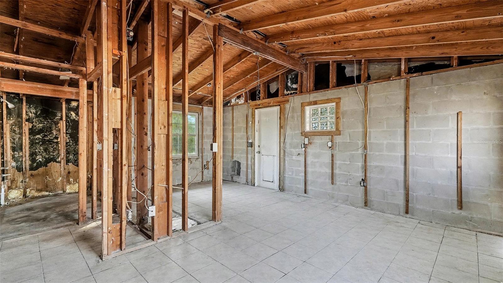 Image 8 of 27 For 3851 Sandpiper Terrace