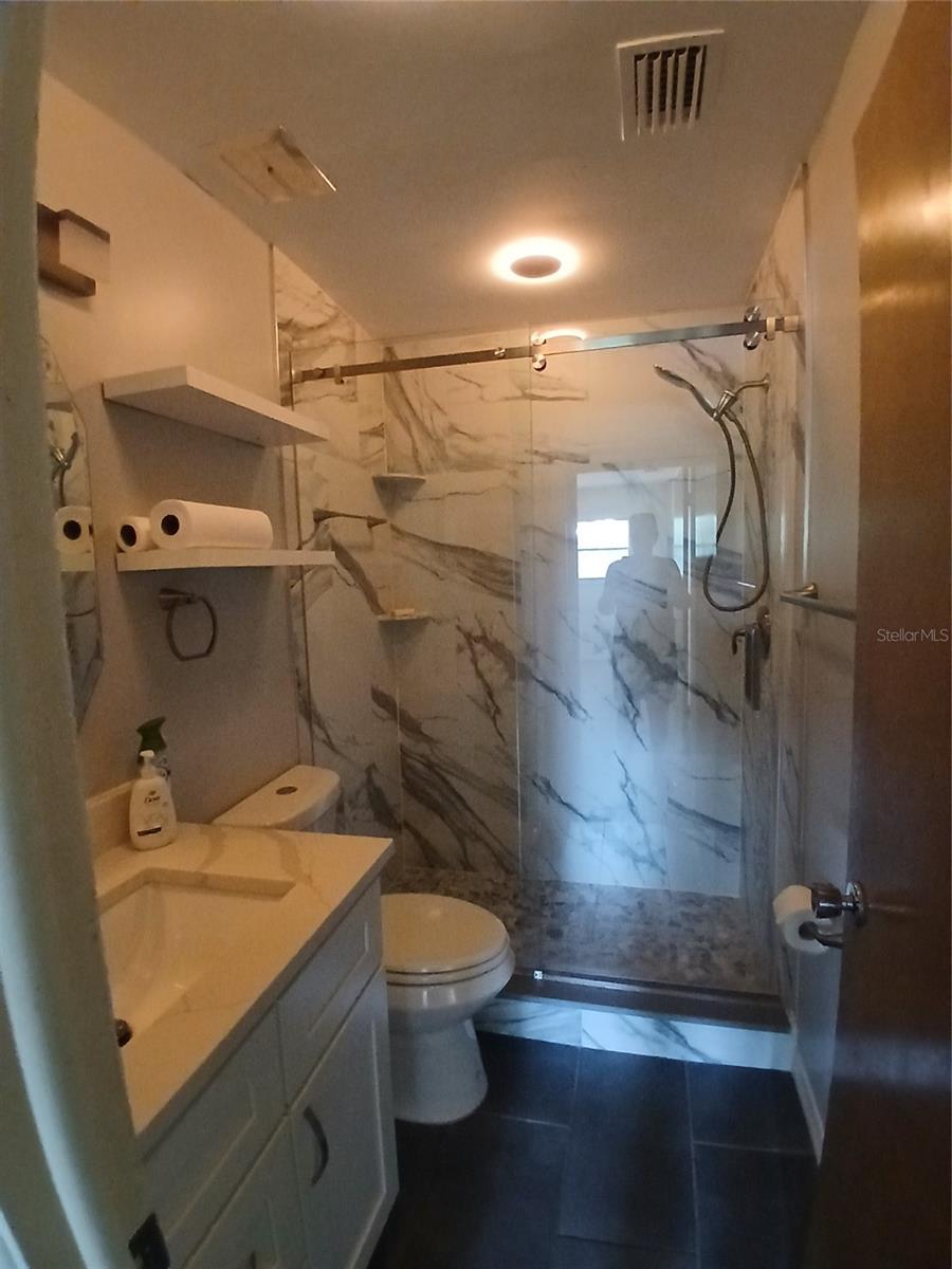 Image 15 of 17 For 5880 38th Avenue N 304