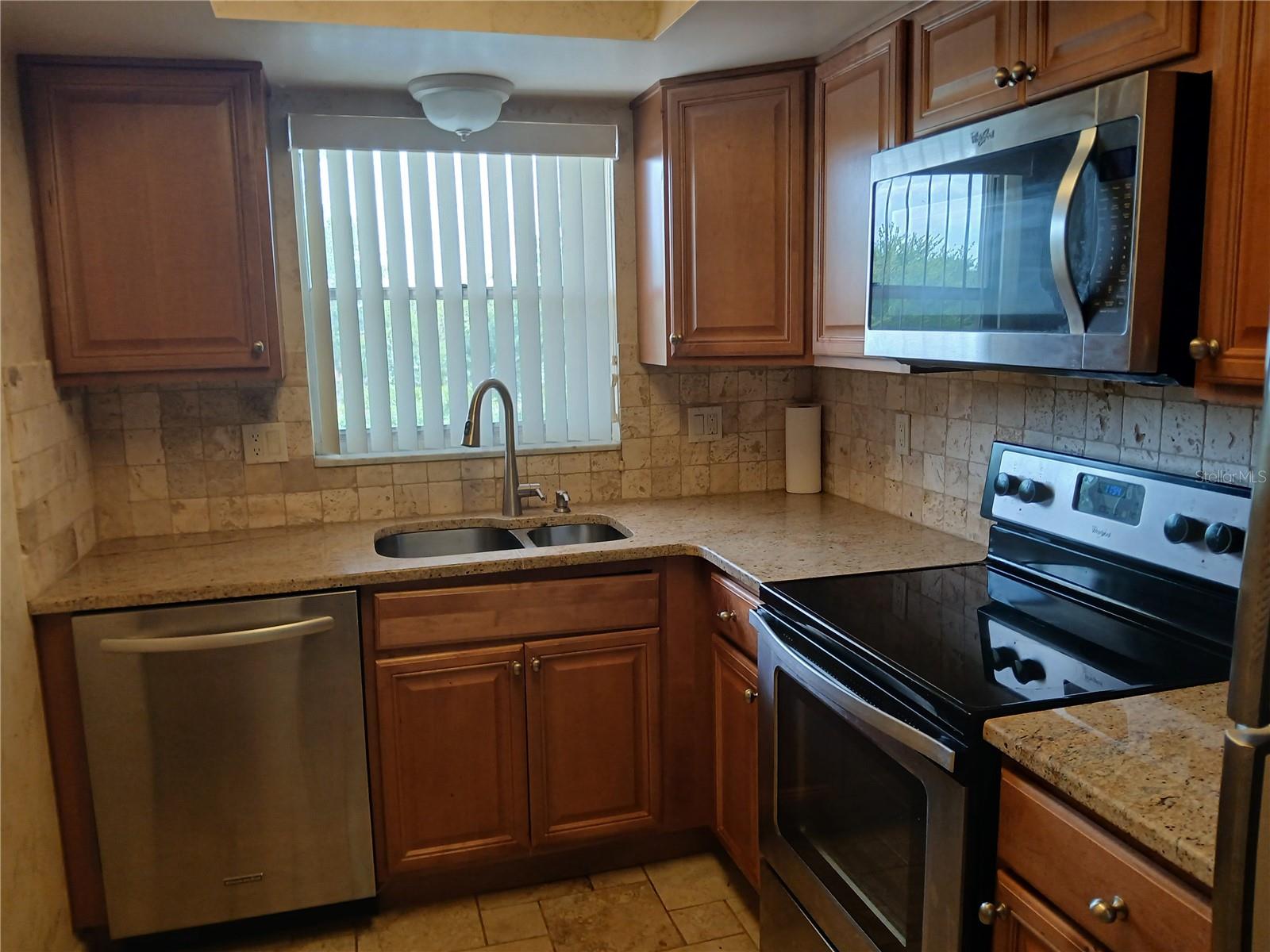 Image 9 of 17 For 5880 38th Avenue N 304
